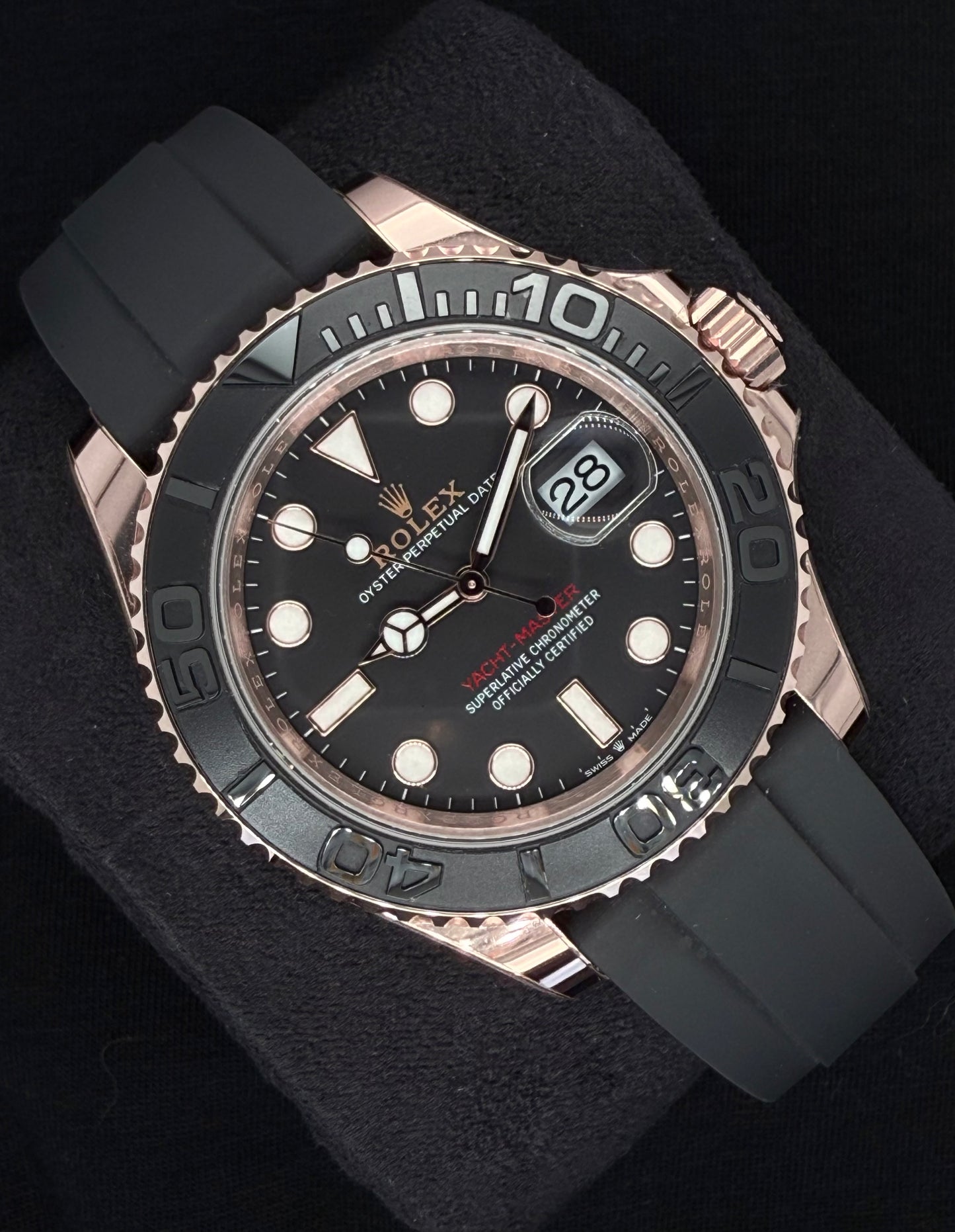 Rolex Yacht-Master 40 Black Dial Everose Gold Oysterflex 126655 Front left