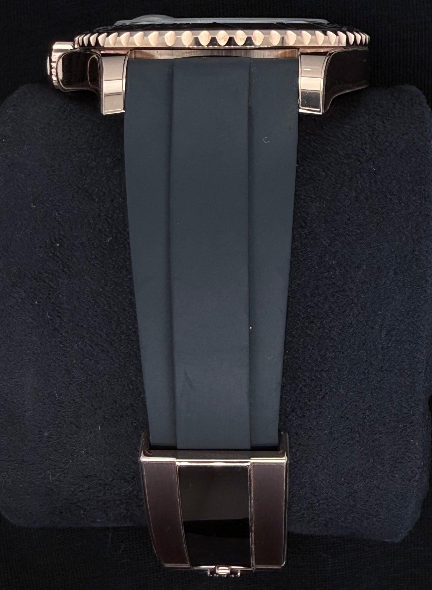 Rolex Yacht-Master 40 Black Dial Everose Gold Oysterflex 126655 Strap