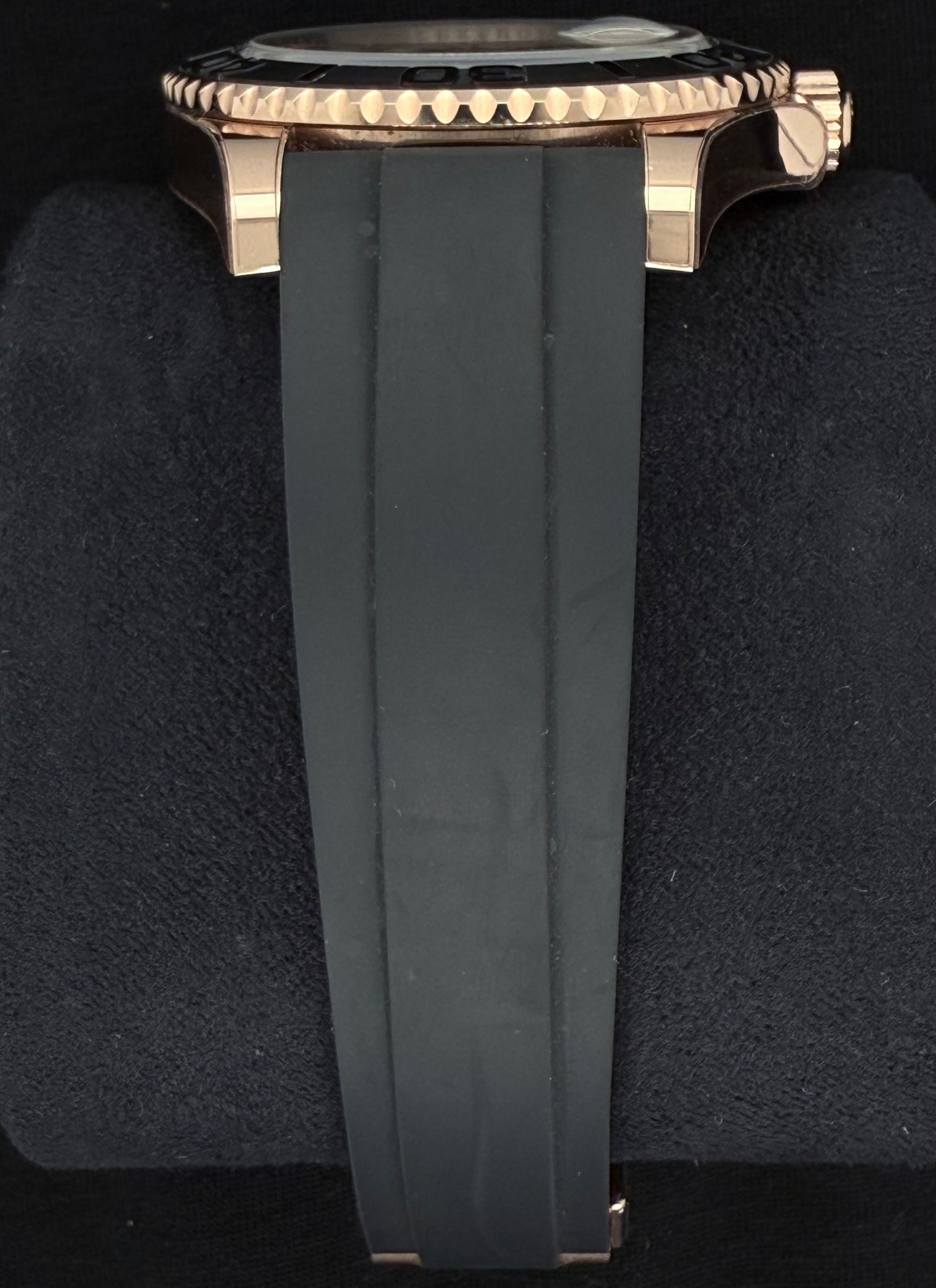 Rolex Yacht-Master 40 Black Dial Everose Gold Oysterflex 126655 Strap 2