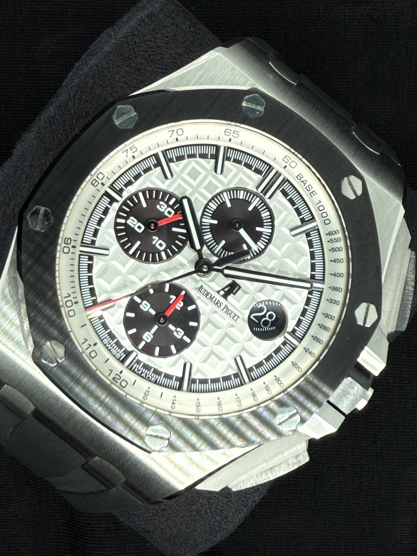 Audemars Piguet Royal Oak Offshore 26400SO.OO.A002CA.01 right