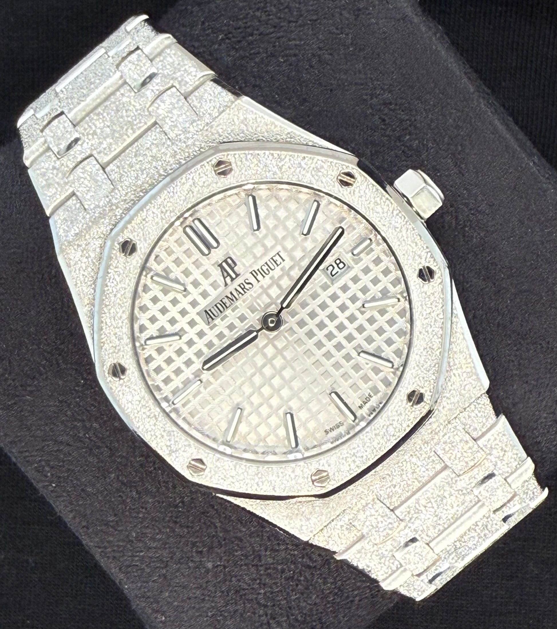 Audemars Piguet Royal Oak Lady 18ct White Gold Silver Dial 67653BC Left