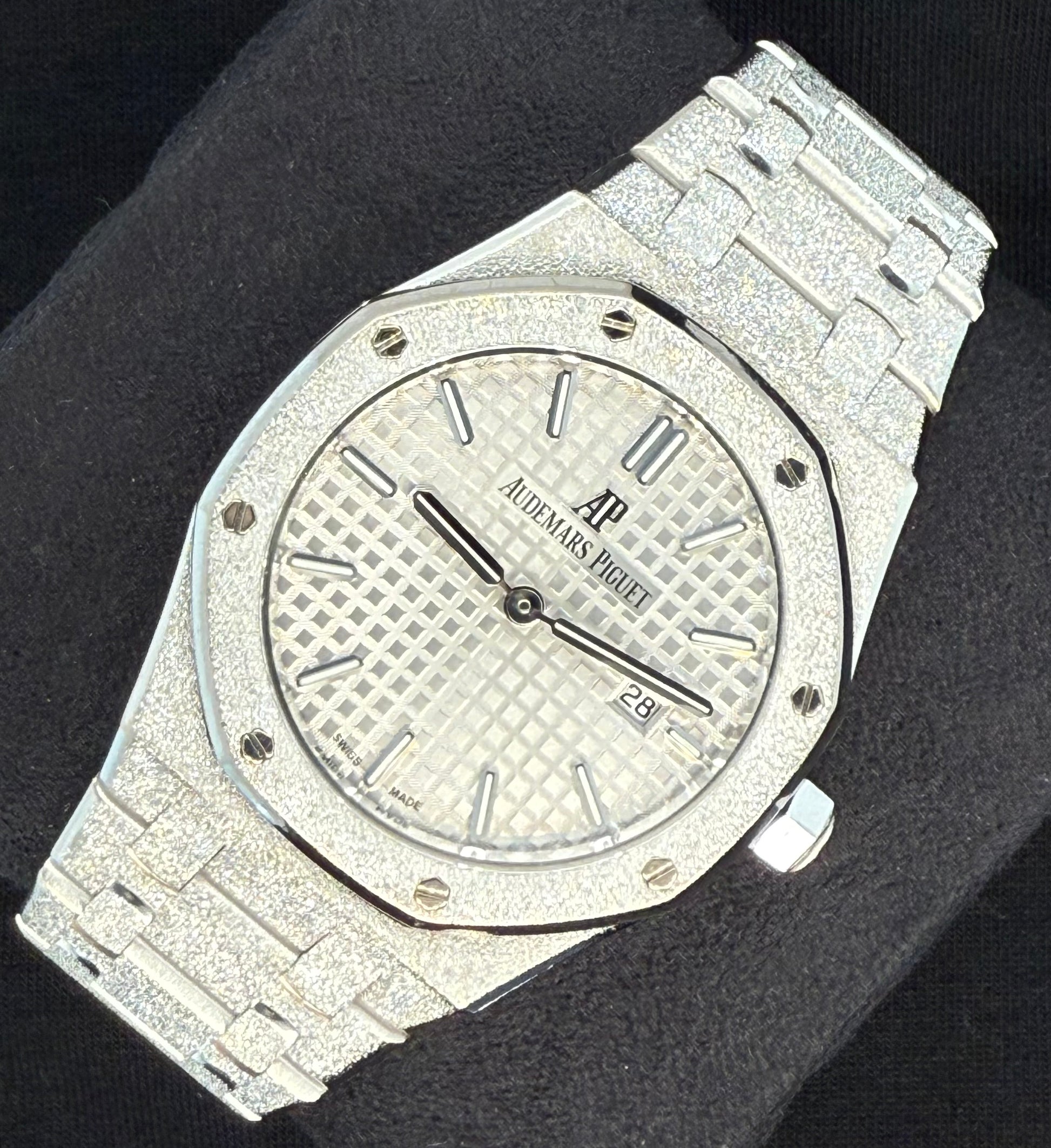Audemars Piguet Royal Oak Lady 18ct White Gold Silver Dial 67653BC right