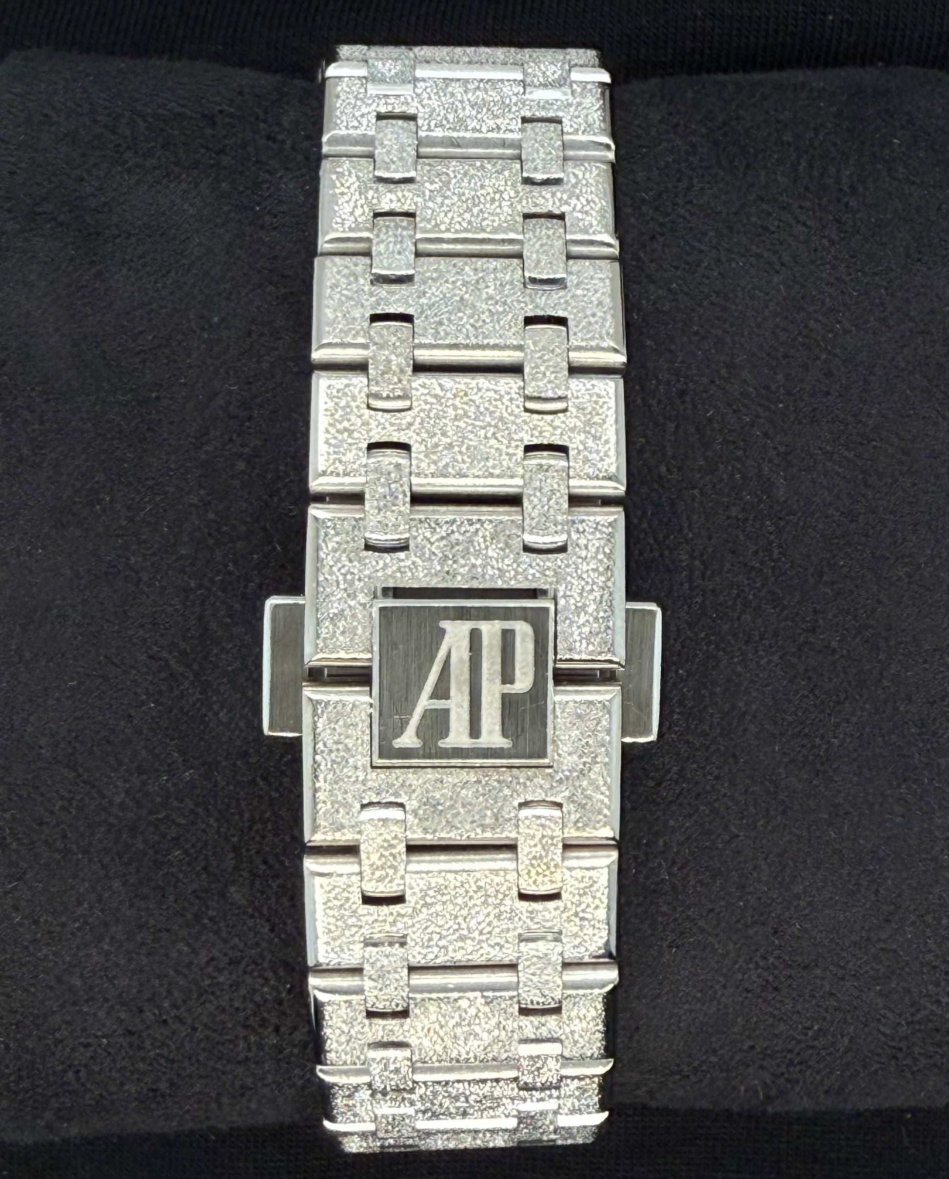 Audemars Piguet Royal Oak Lady 18ct White Gold Silver Dial 67653BC Clasp