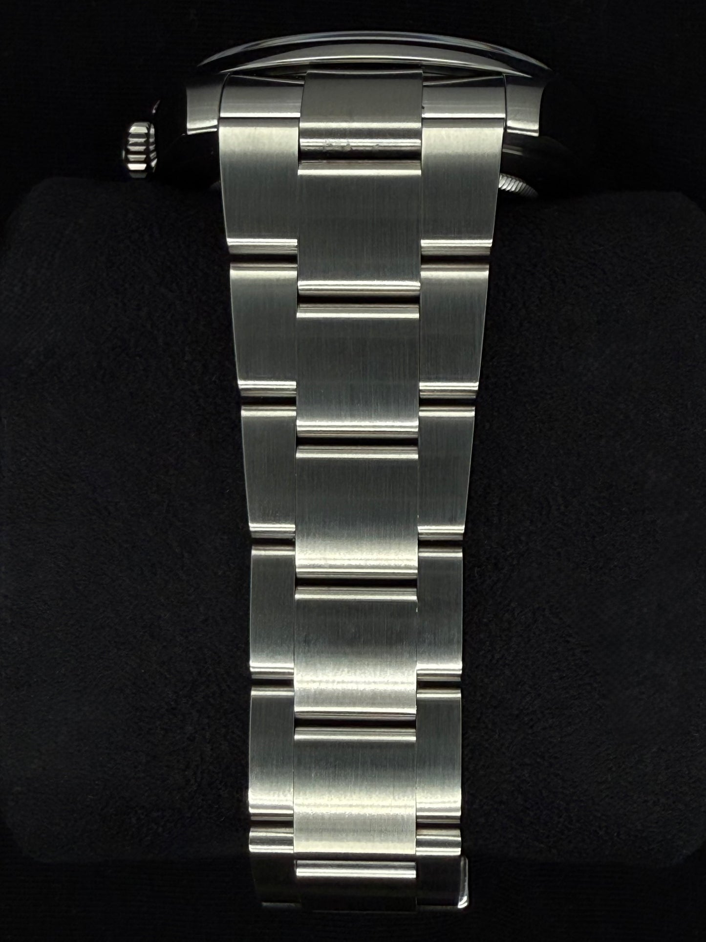 Rolex Oyster Perpetual 41 Black Dial Oyster Bracelet 124300 Bracelet