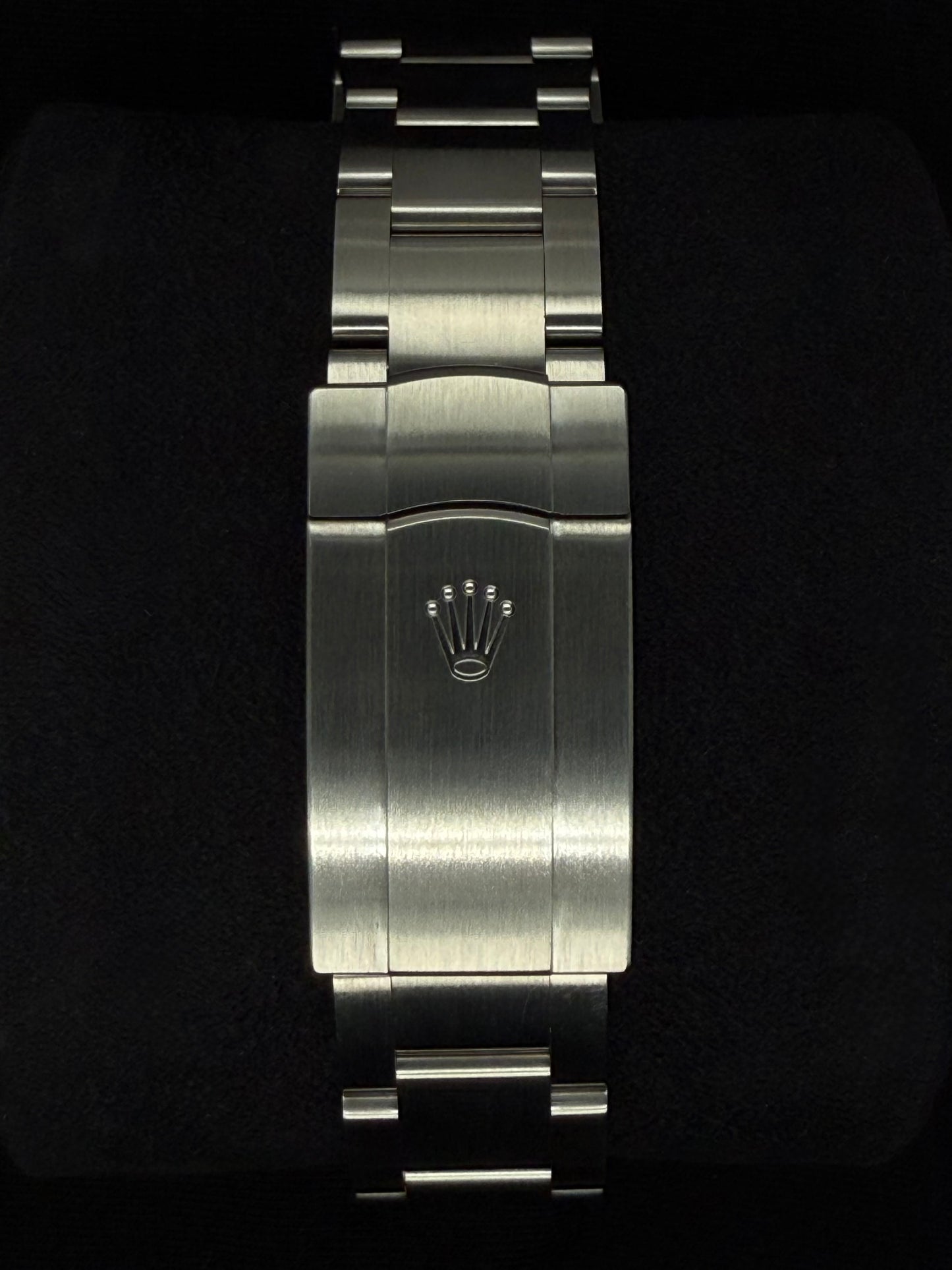 Rolex Oyster Perpetual 41 Black Dial Oyster Bracelet 124300 clasp