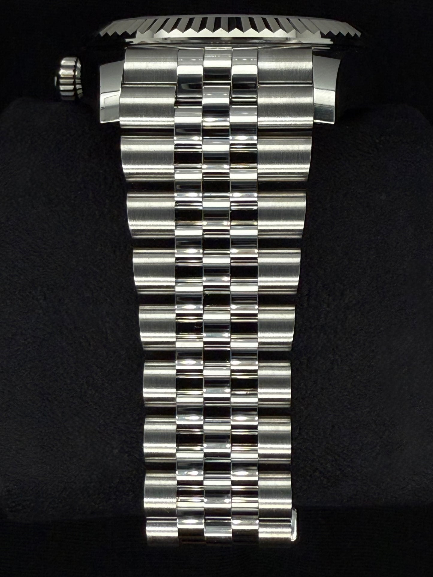 Rolex Sky-Dweller Black Dial Jubilee 336934 bracelet