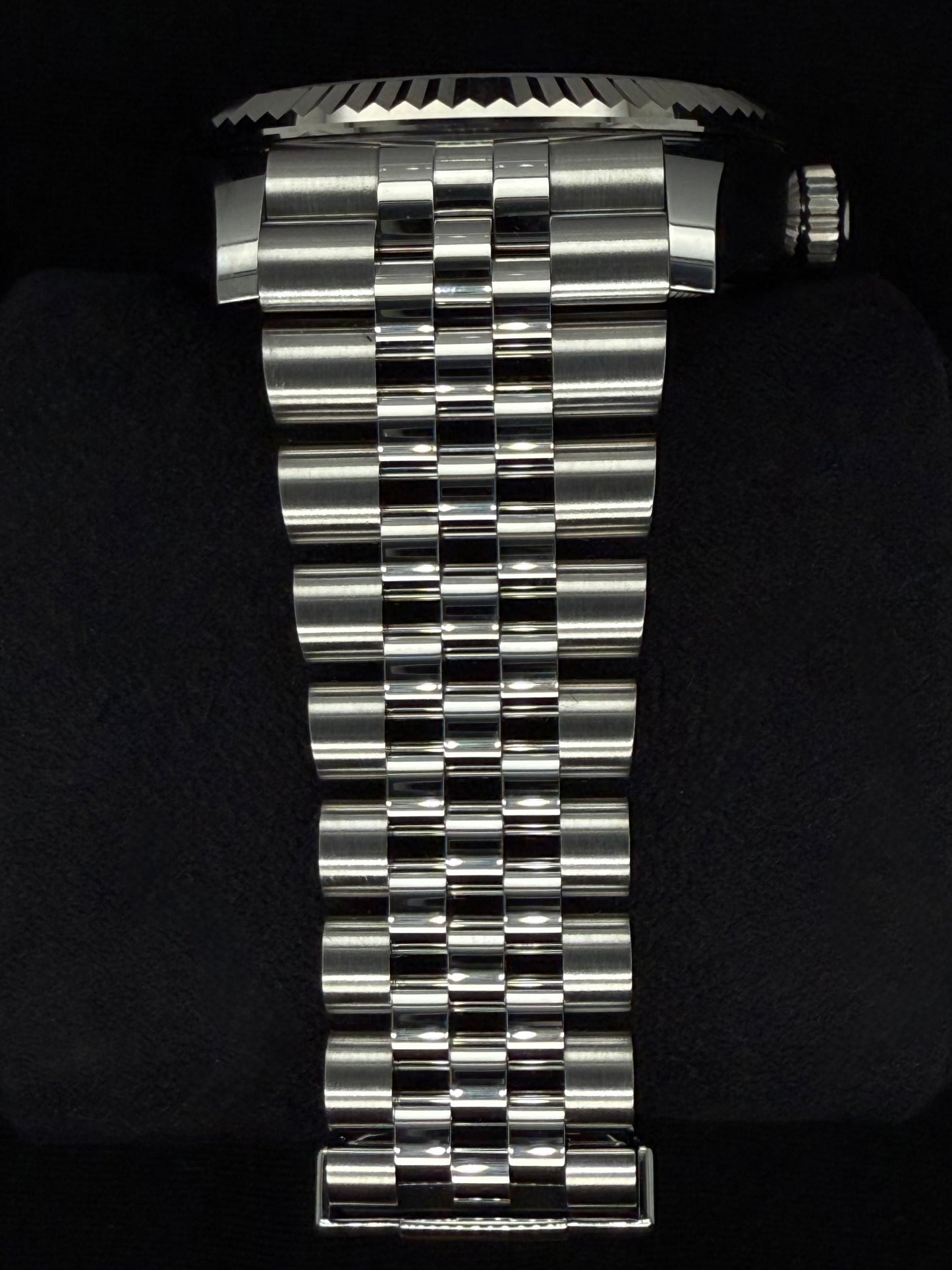 Rolex Sky-Dweller Black Dial Jubilee 336934 bracelet 2