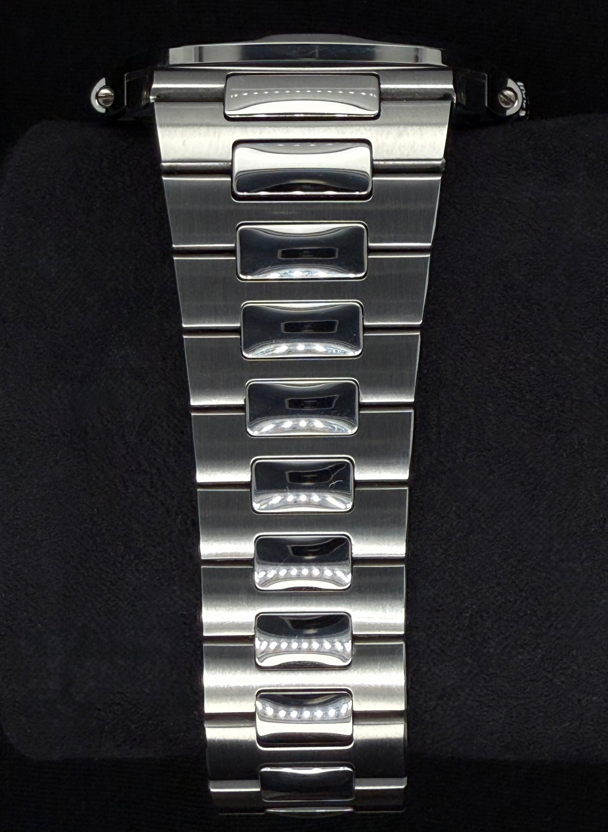 Patek Philippe Nautilus Blue Dial Stainless Steel 5711/1A-010 bracelet 2