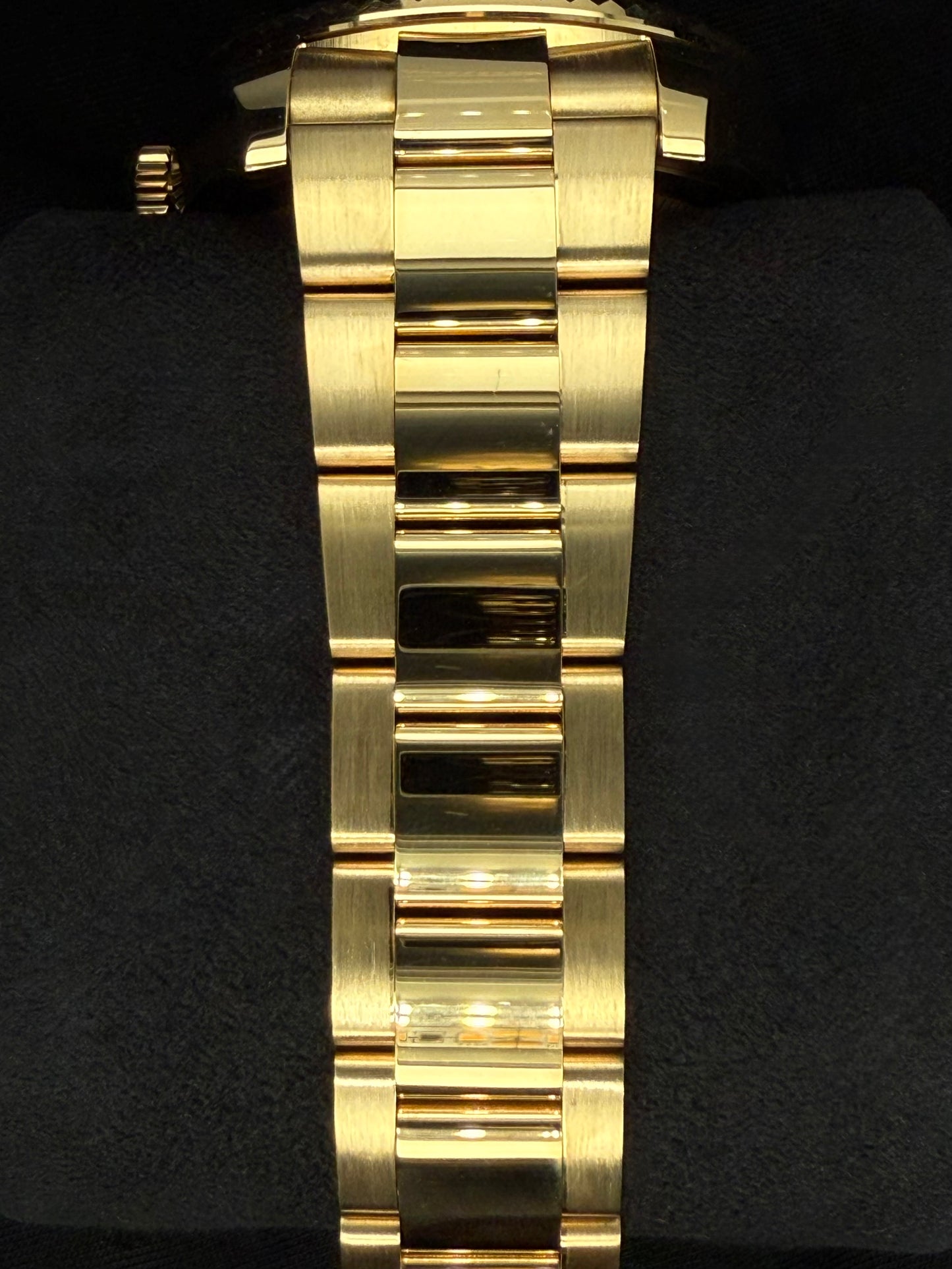 Rolex Sky-Dweller 18ct Yellow Gold White Dial 326938 | 2022 | 42mm