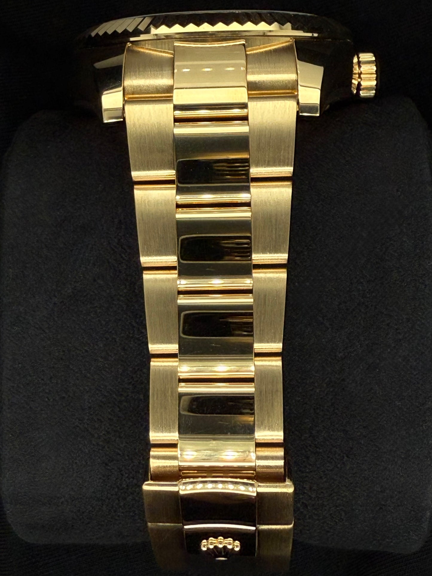 Rolex Sky-Dweller 18ct Yellow Gold White Dial 326938 | 2022 | 42mm