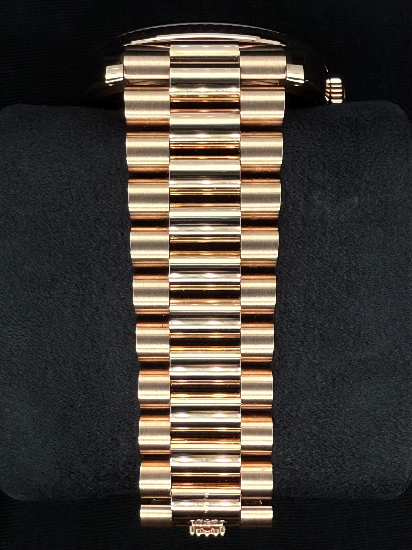 Rolex Day-Date 40 Everose Gold Watch Eisenkiesel Diamond Baguette Dial 228235 | 2022 | 40mm