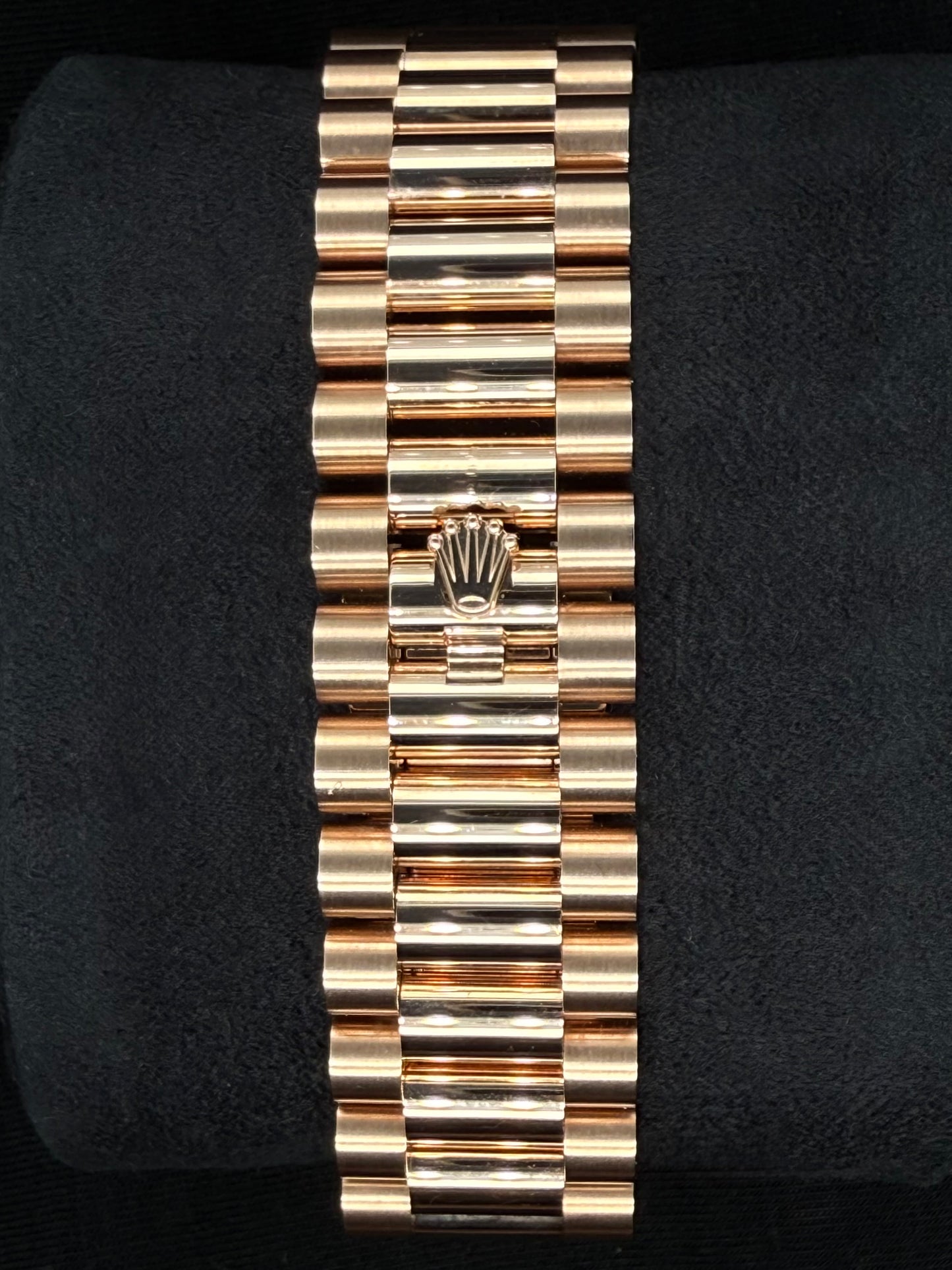 Rolex Day-Date 40 Everose Gold Watch Eisenkiesel Diamond Baguette Dial 228235 | 2022 | 40mm
