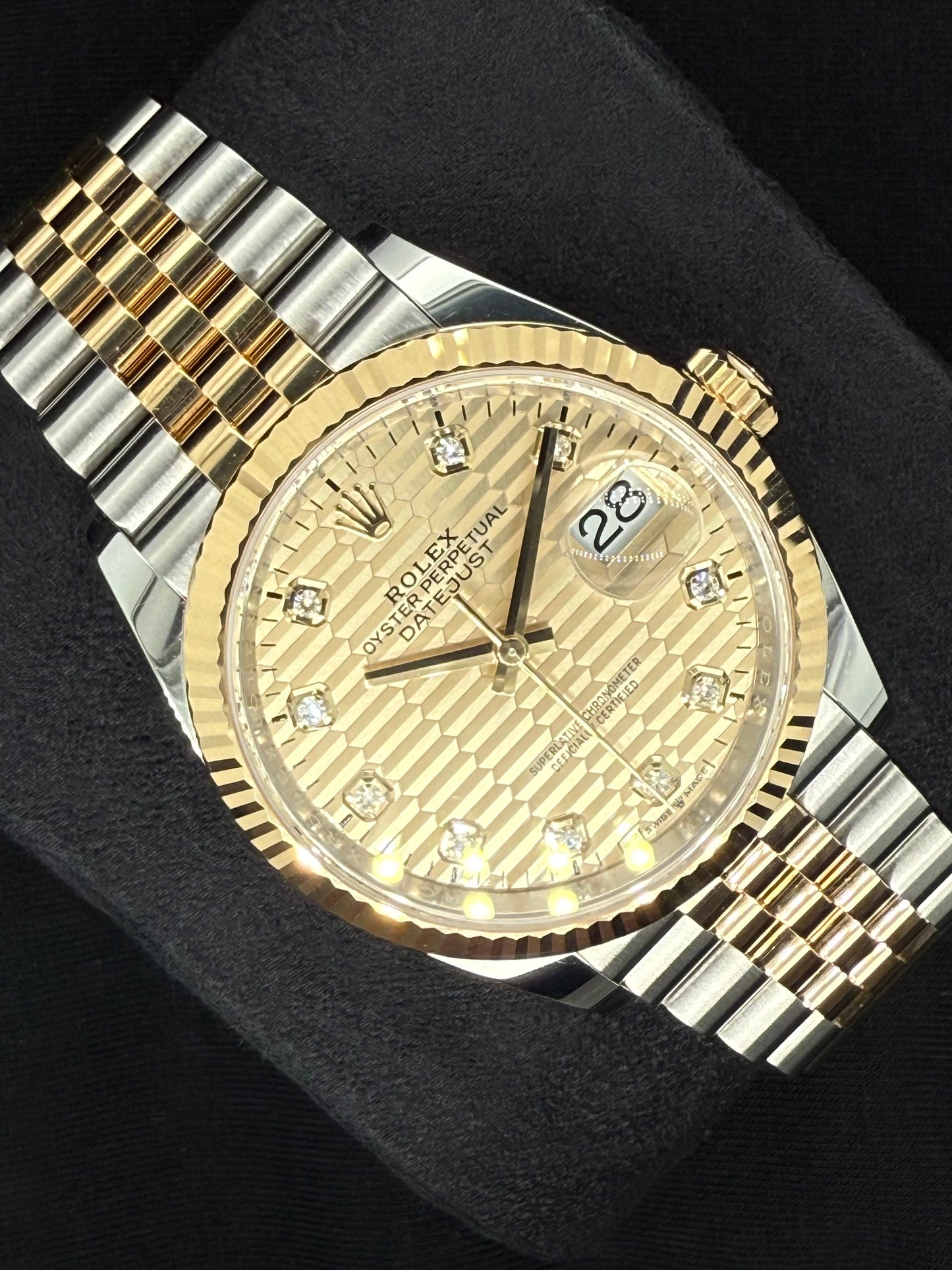 Rolex Datejust 36 Two-Tone Yellow Gold Champagne Motif Diamond Dial 126233 | 2023 | 36mm
