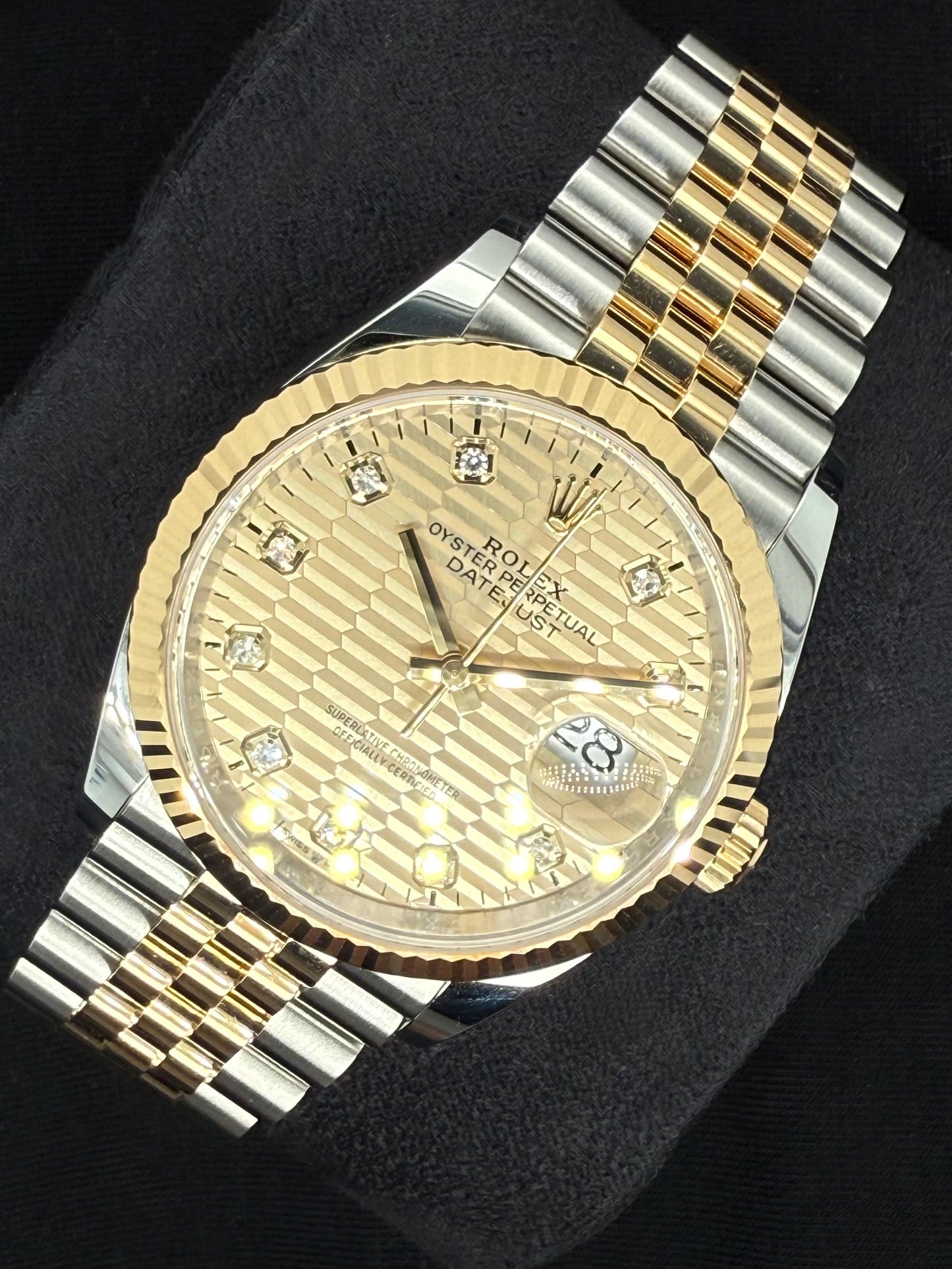 Rolex Datejust 36 Two-Tone Yellow Gold Champagne Motif Diamond Dial 126233 | 2023 | 36mm