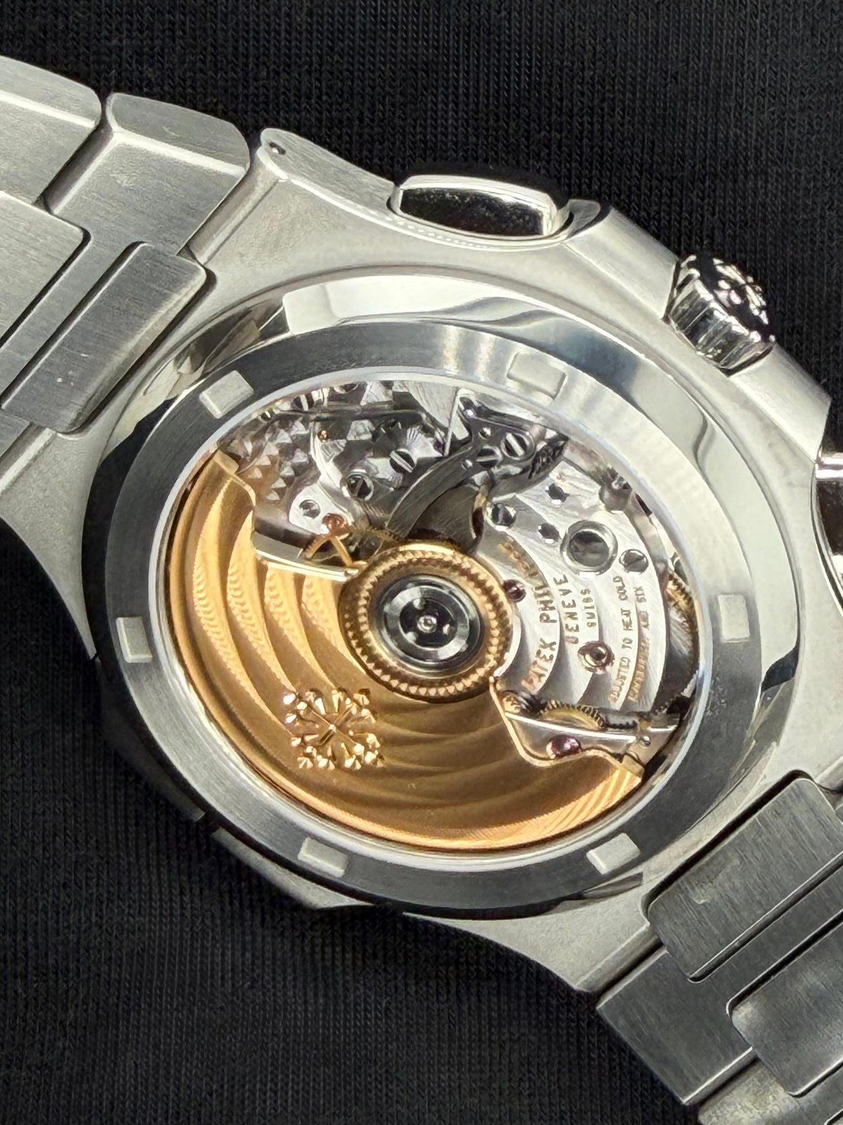 Patek Philippe Nautilus Sunburst Blue Dial Stainless Steel Q4 5990/1A-011 | 2026 | 40.5mm