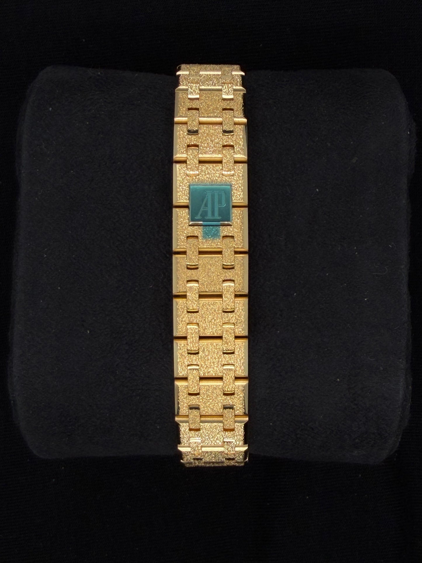 Audemars Piguet Royal Oak Mini Frosted Gold Quartz 67630BA | 2026 | 23mm