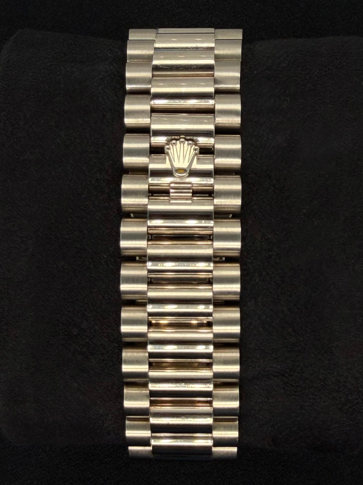 Rolex Day-Date 36 Ombré Blue Diamond Dial White Gold 128239 | 2021 | 36mm