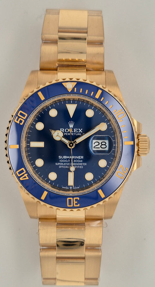 Rolex Submariner Date “Bluesy” 18ct Yellow Gold 126618LB front