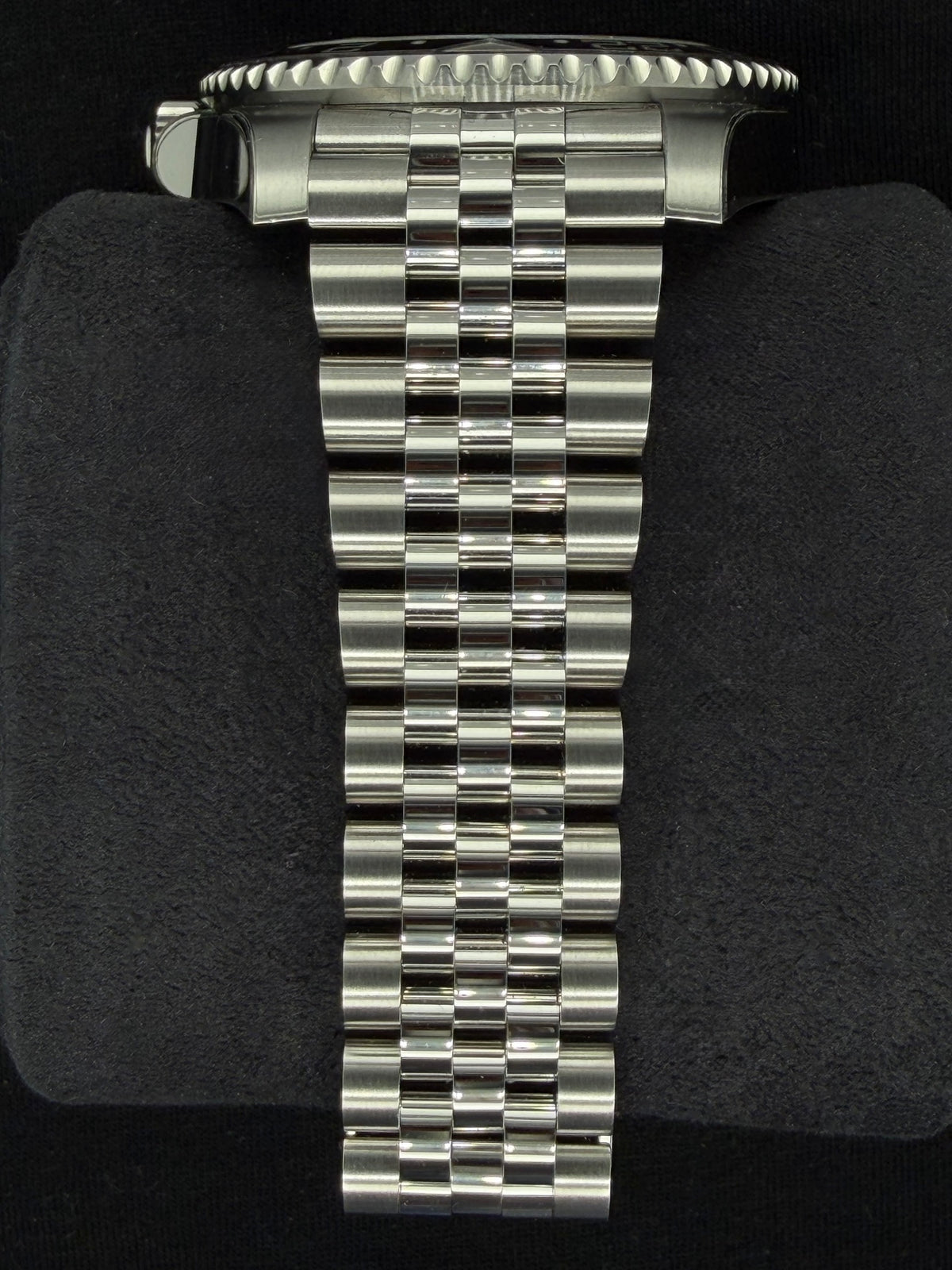 Rolex GMT-Master II Batgirl Jubilee 126710BLNR | 2026 | 40mm