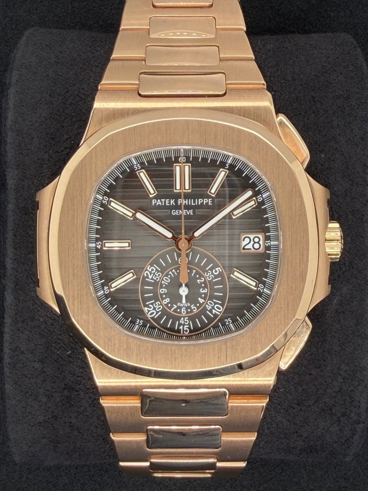 Patek Philippe Nautilus Grey Dial 18ct Rose Gold 5980/1R-001 | 2017 | 40.5mm