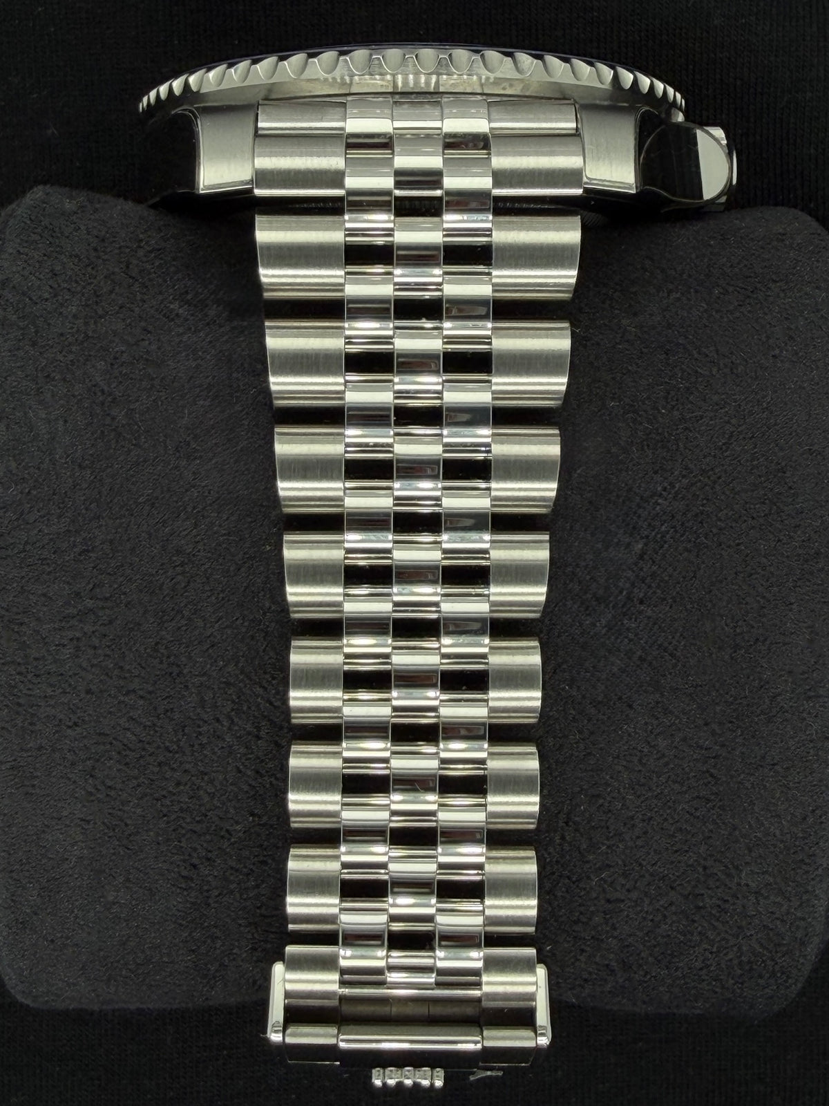 Rolex GMT-Master II Batgirl Jubilee 126710BLNR | 2026 | 40mm