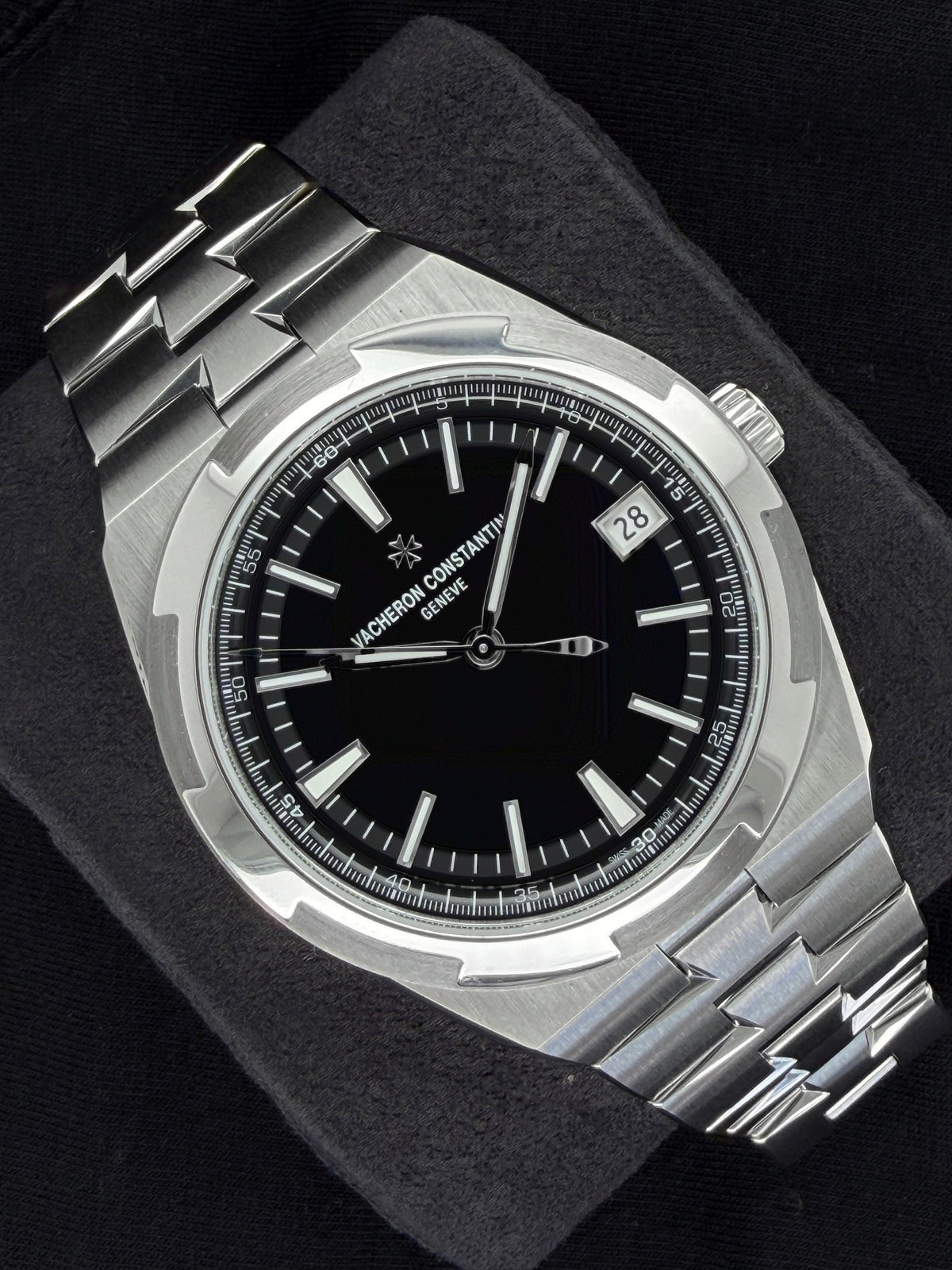 Vacheron Constantin Overseas ‘Black’ 4520V/210A-B483 | 2026 | 41mm