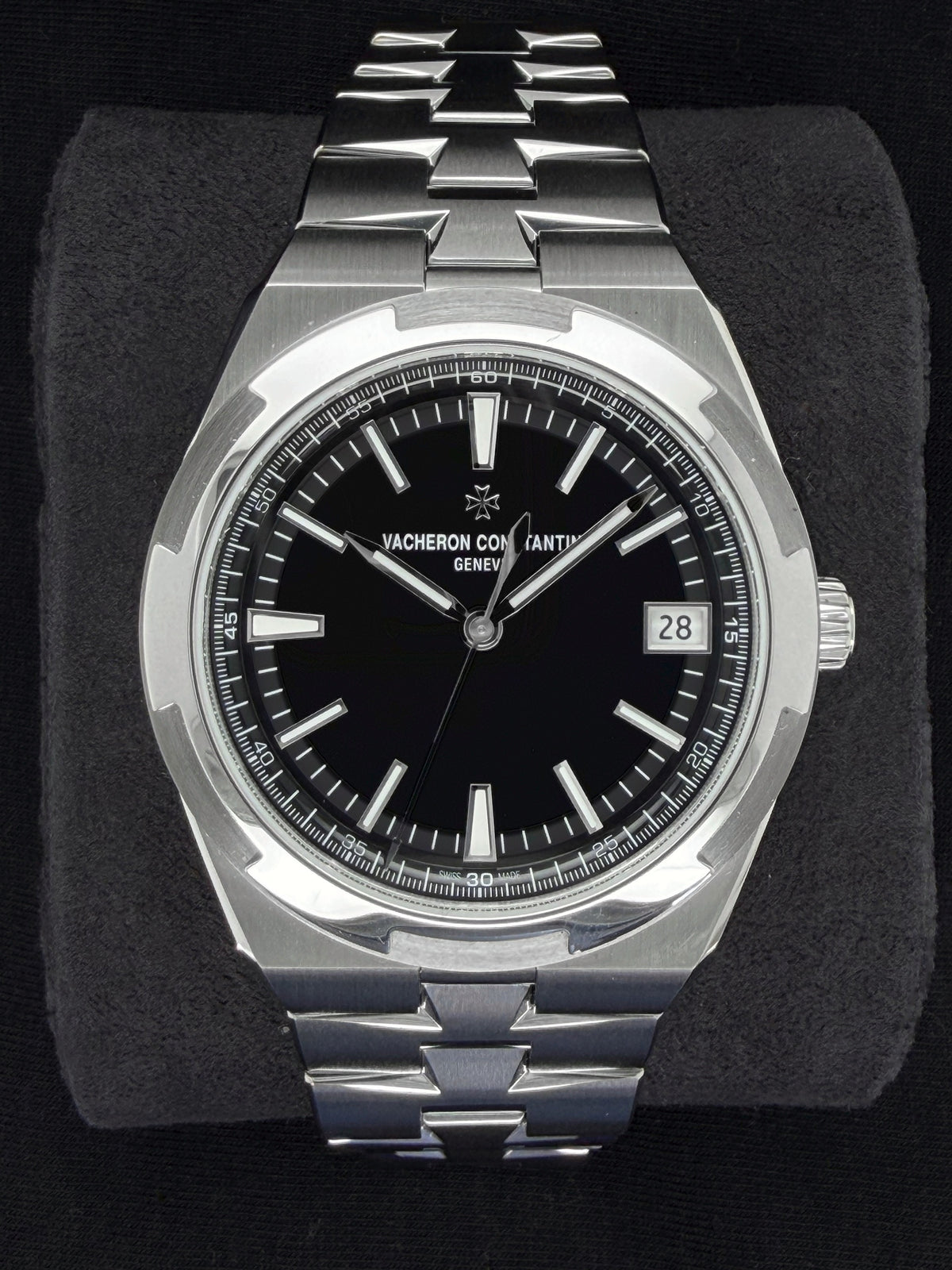 Vacheron Constantin Overseas ‘Black’ 4520V/210A-B483 | 2026 | 41mm