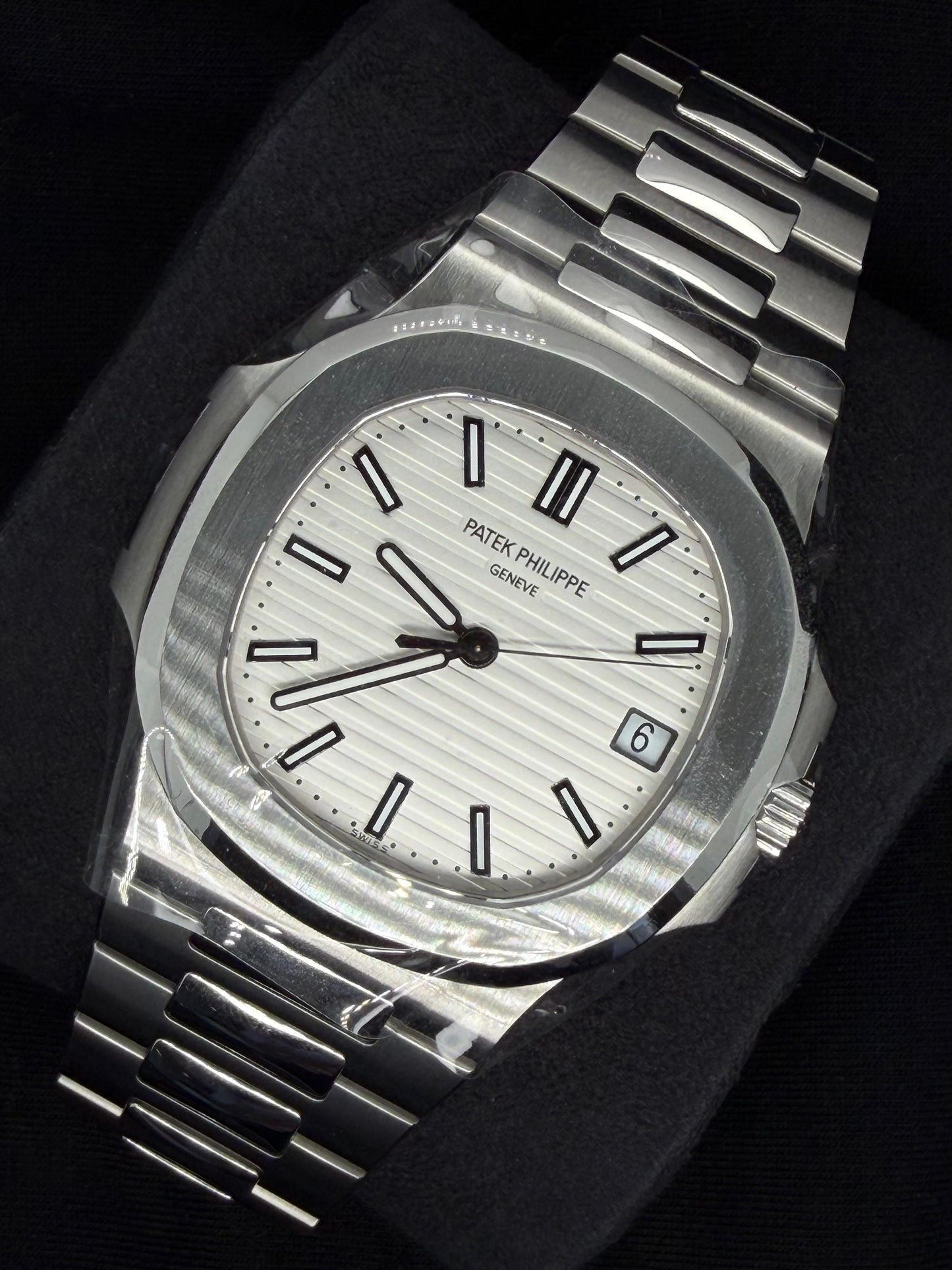 Patek Philippe Nautilus White Piano Dial Stainless Steel 5711/1A-011 | 2019 | 40mm