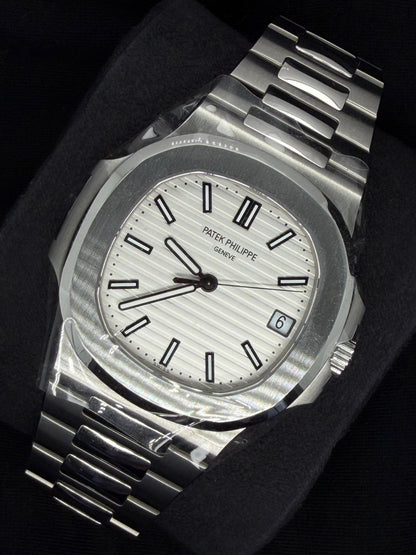 Patek Philippe Nautilus White Piano Dial Stainless Steel 5711/1A-011 | 2019 | 40mm