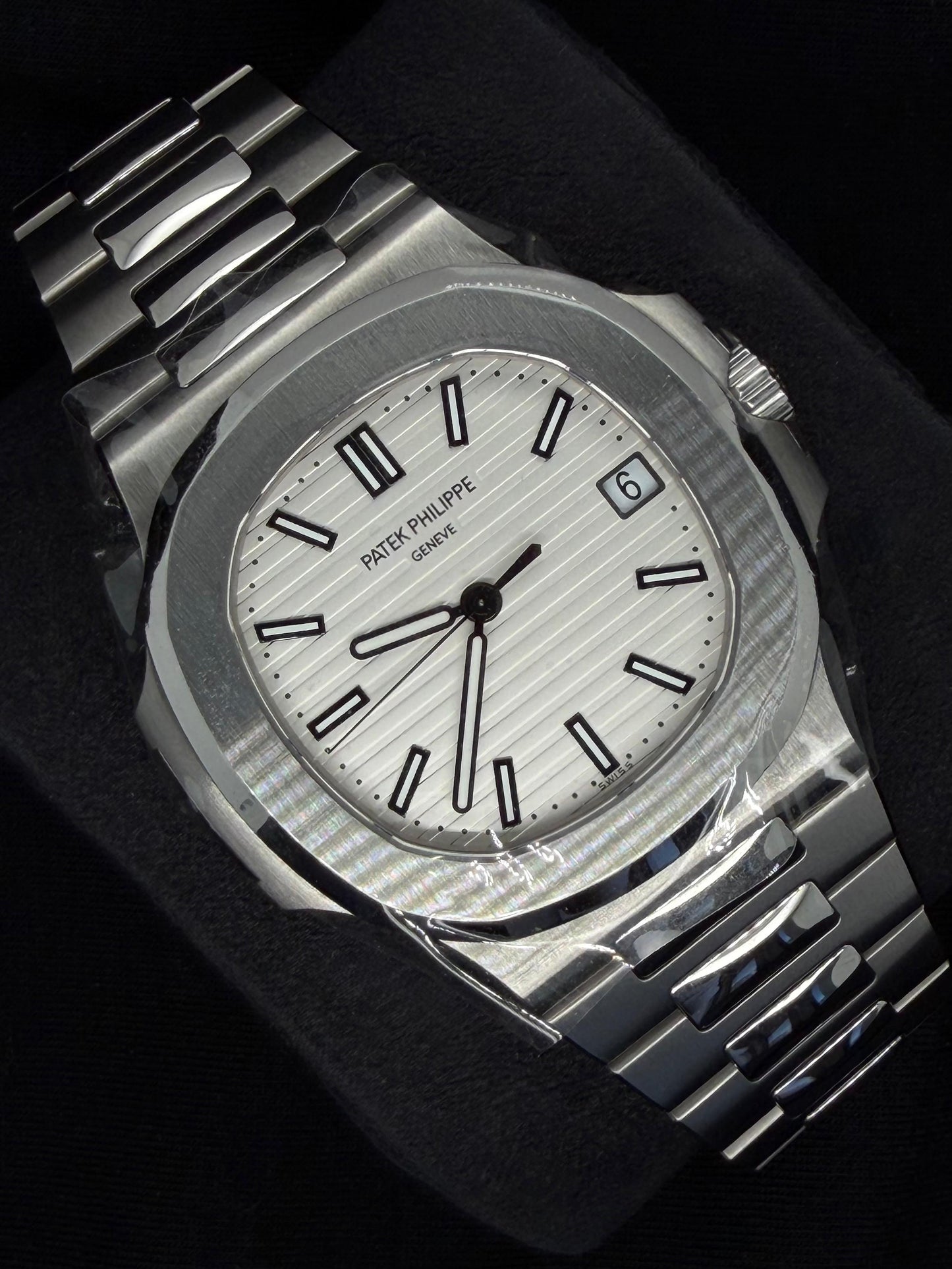 Patek Philippe Nautilus White Piano Dial Stainless Steel 5711/1A-011 | 2019 | 40mm