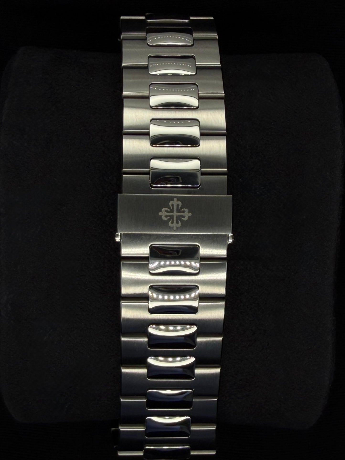 Patek Philippe Nautilus White Piano Dial Stainless Steel 5711/1A-011 | 2019 | 40mm