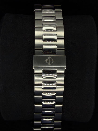 Patek Philippe Nautilus White Piano Dial Stainless Steel 5711/1A-011 | 2019 | 40mm
