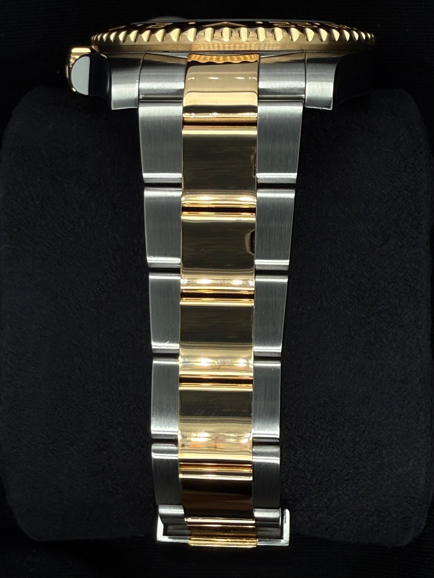 Rolex GMT-Master II Two Tone Yellow Gold Black Dial Green Arrow Hand 116713LN | 2016 | 40mm
