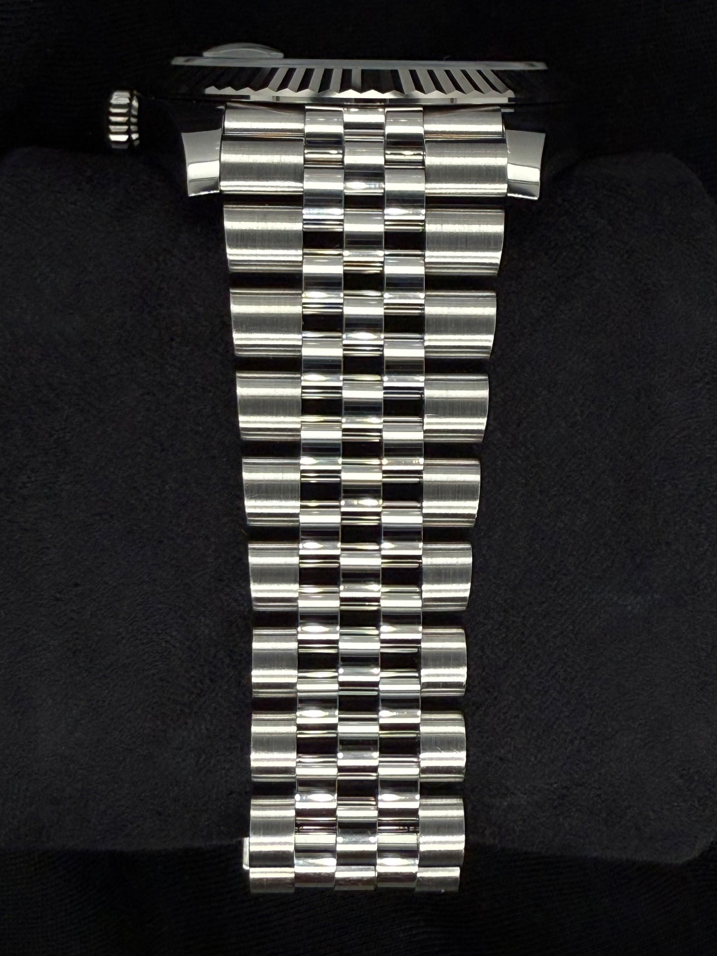 Rolex Datejust 41 Blue with Diamonds Dial Fluted Bezel Steel Jubilee 126334 | 2022 | 41mm