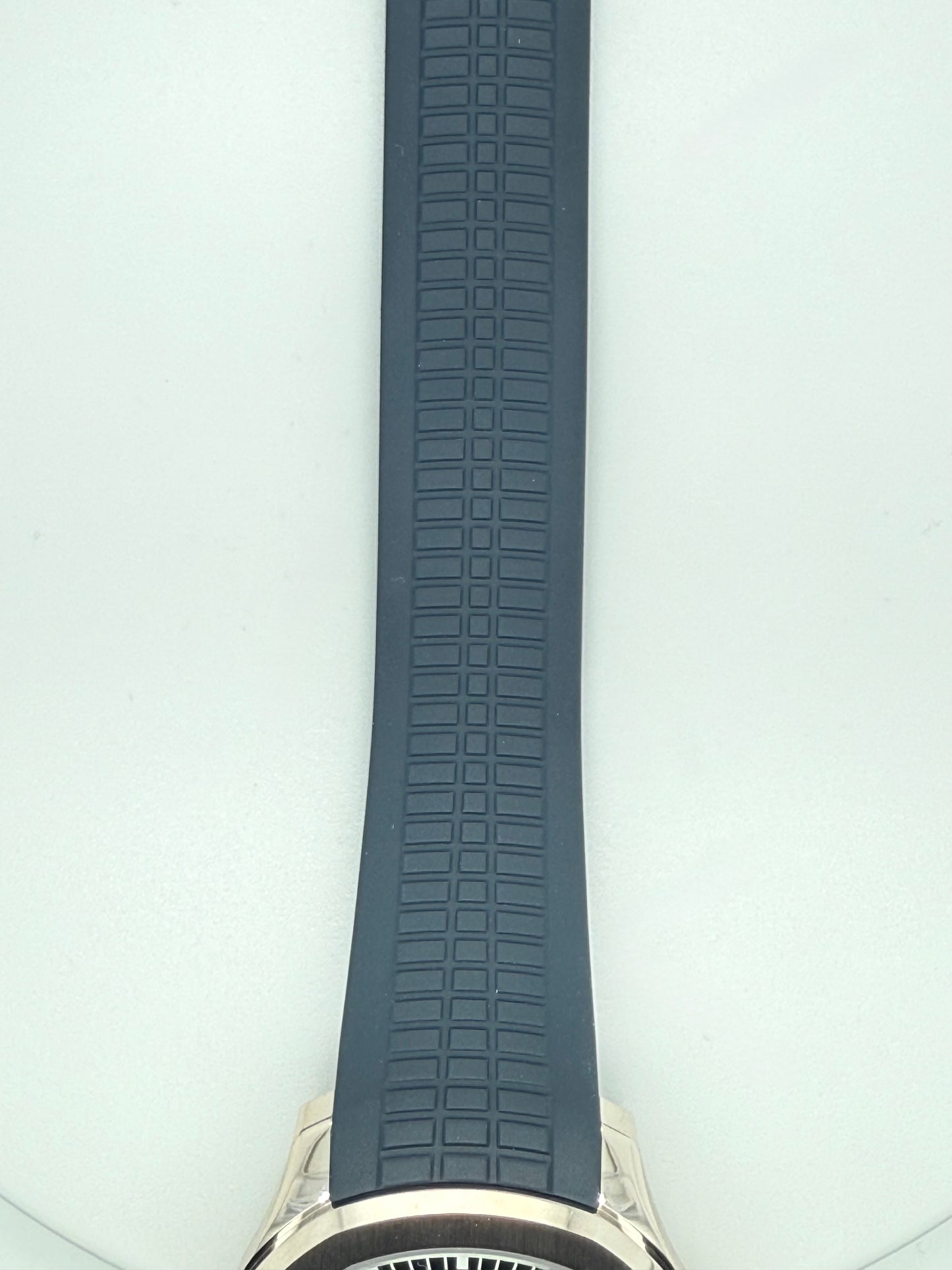 Patek Philippe Aquanaut Blue White Gold 5168G-001 |  2025 | 42.2 mm