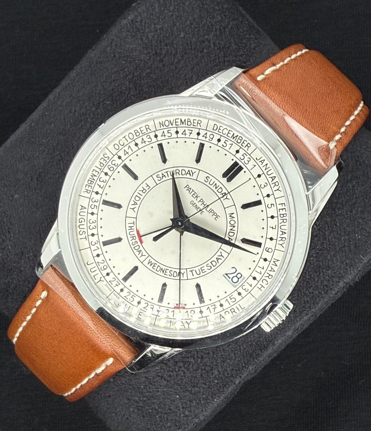 Patek Philippe Calatrava Weekly Calendar Silver Dial 5212A-001 | 2024 | 40mm