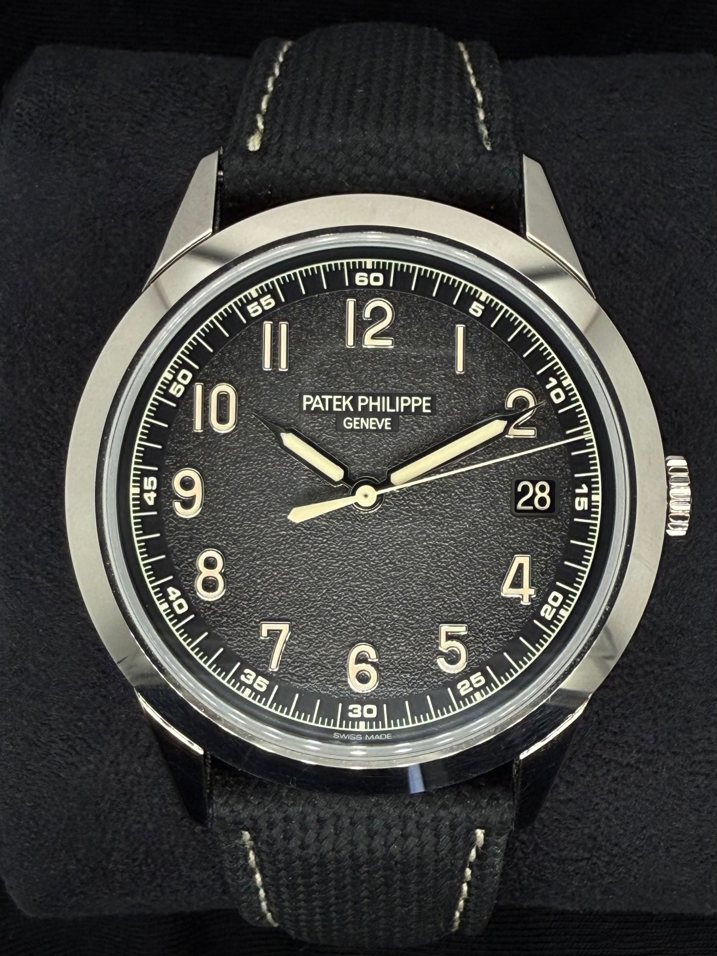 Patek Philippe Calatrava White Gold Grey Dial 5226G-001 | 2024 | 40mm