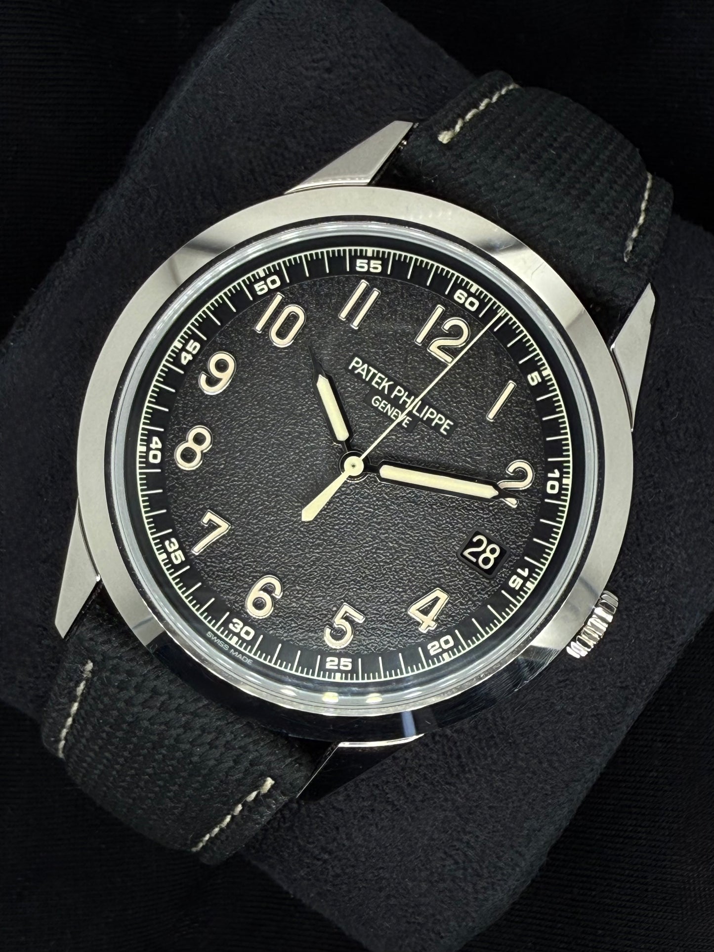 Patek Philippe Calatrava White Gold Grey Dial 5226G-001 | 2024 | 40mm