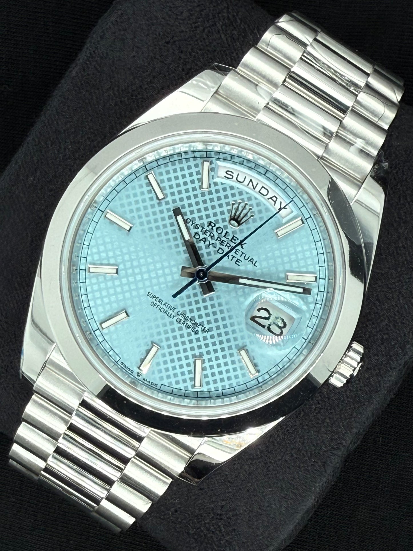 Rolex Day-Date 40 Platinum Ice Blue Motif Dial 228206 | 2022 | 40mm