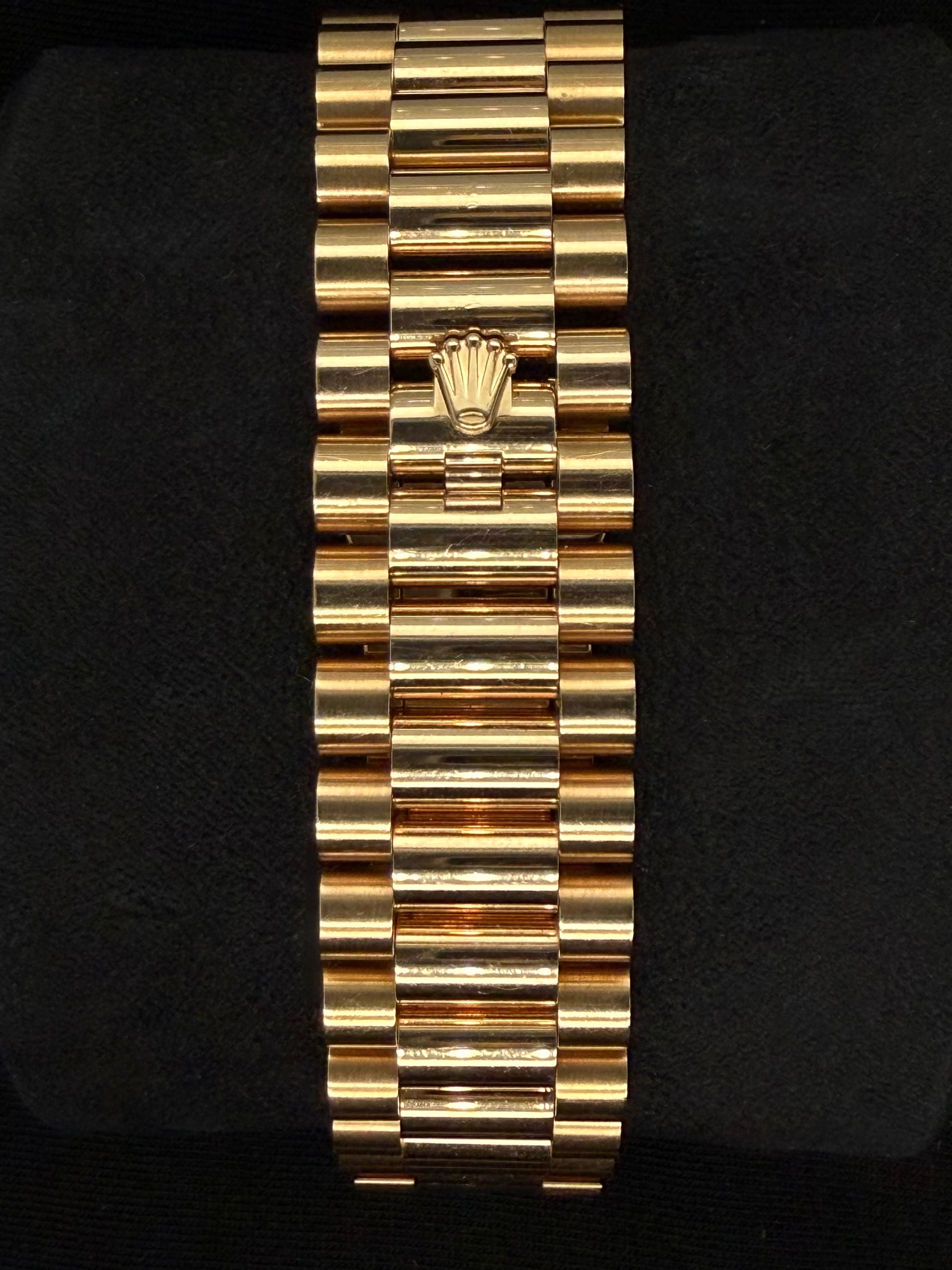 Rolex Day-Date 40 Everose Gold Chocolate Diamond Baguette Dial with Factory Diamond Bezel 228345RBR clasp