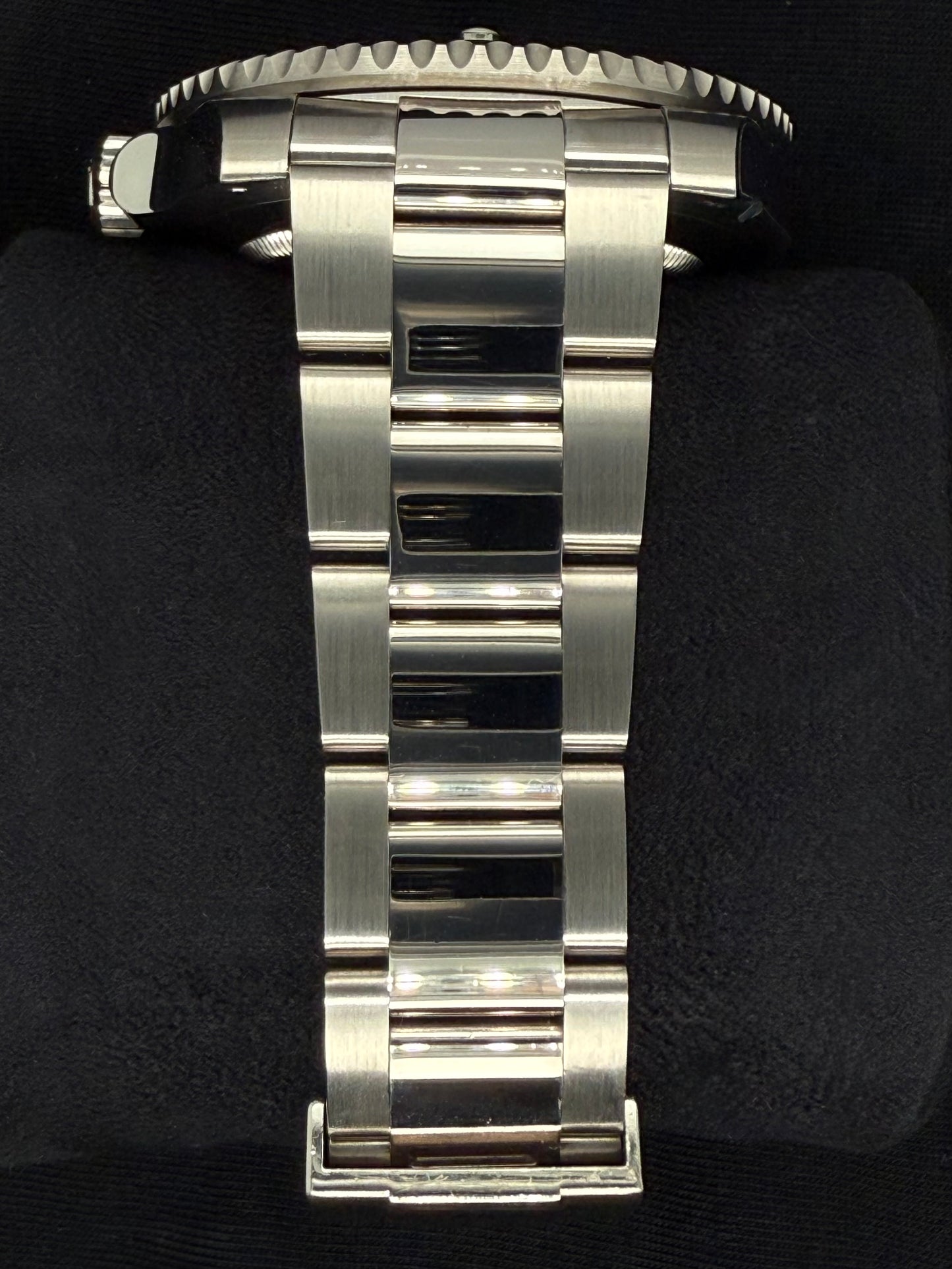 Rolex Submariner Date “Smurf” Blue Dial White Gold 116619LB bracelet