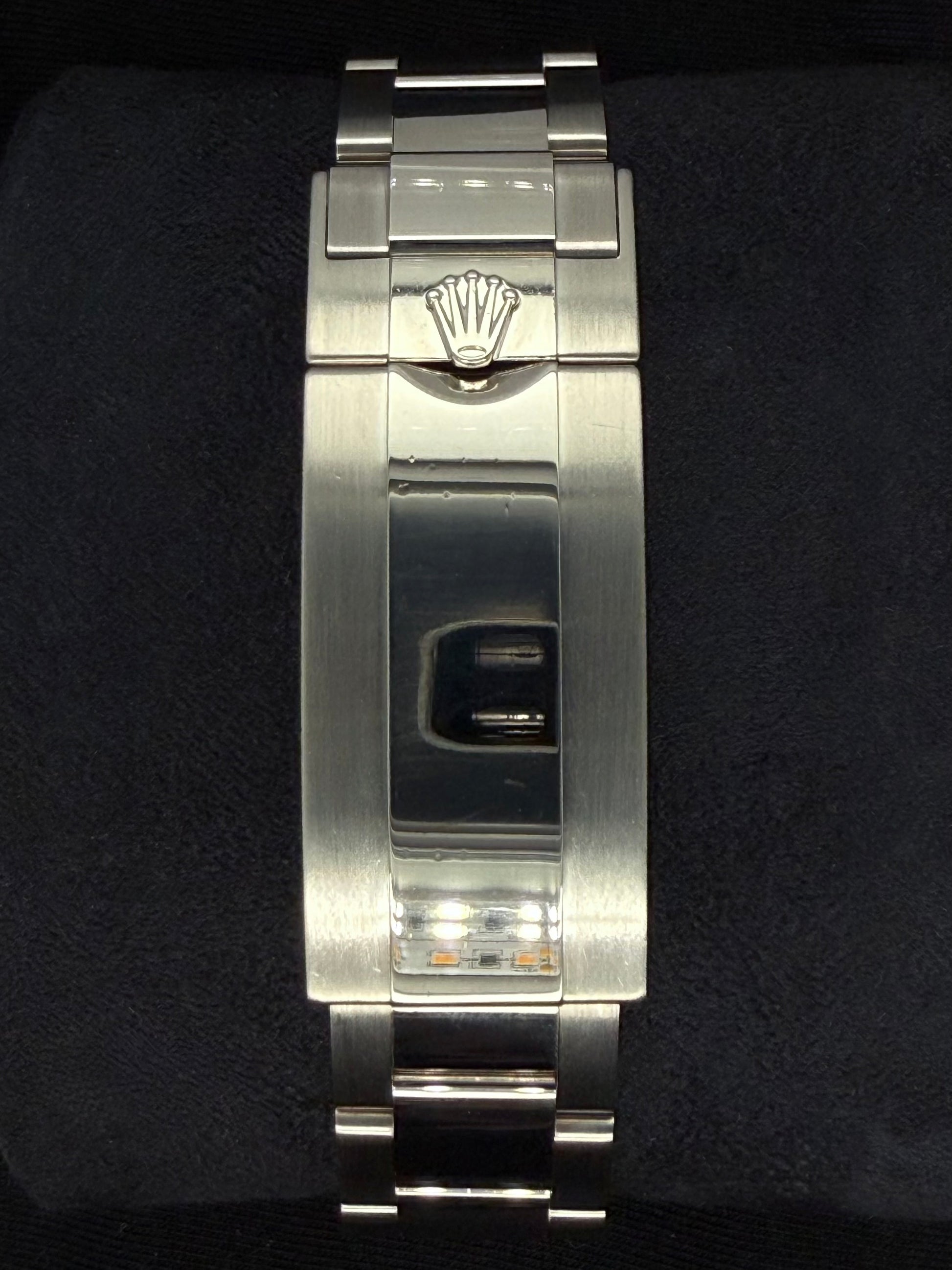 Rolex Submariner Date “Smurf” Blue Dial White Gold 116619LB clasp