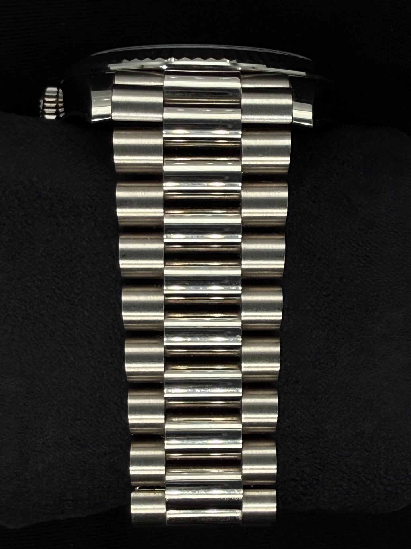 Rolex Day-Date 40 Ombré Blue Dial White Gold 228239 | 2025 | 40mm