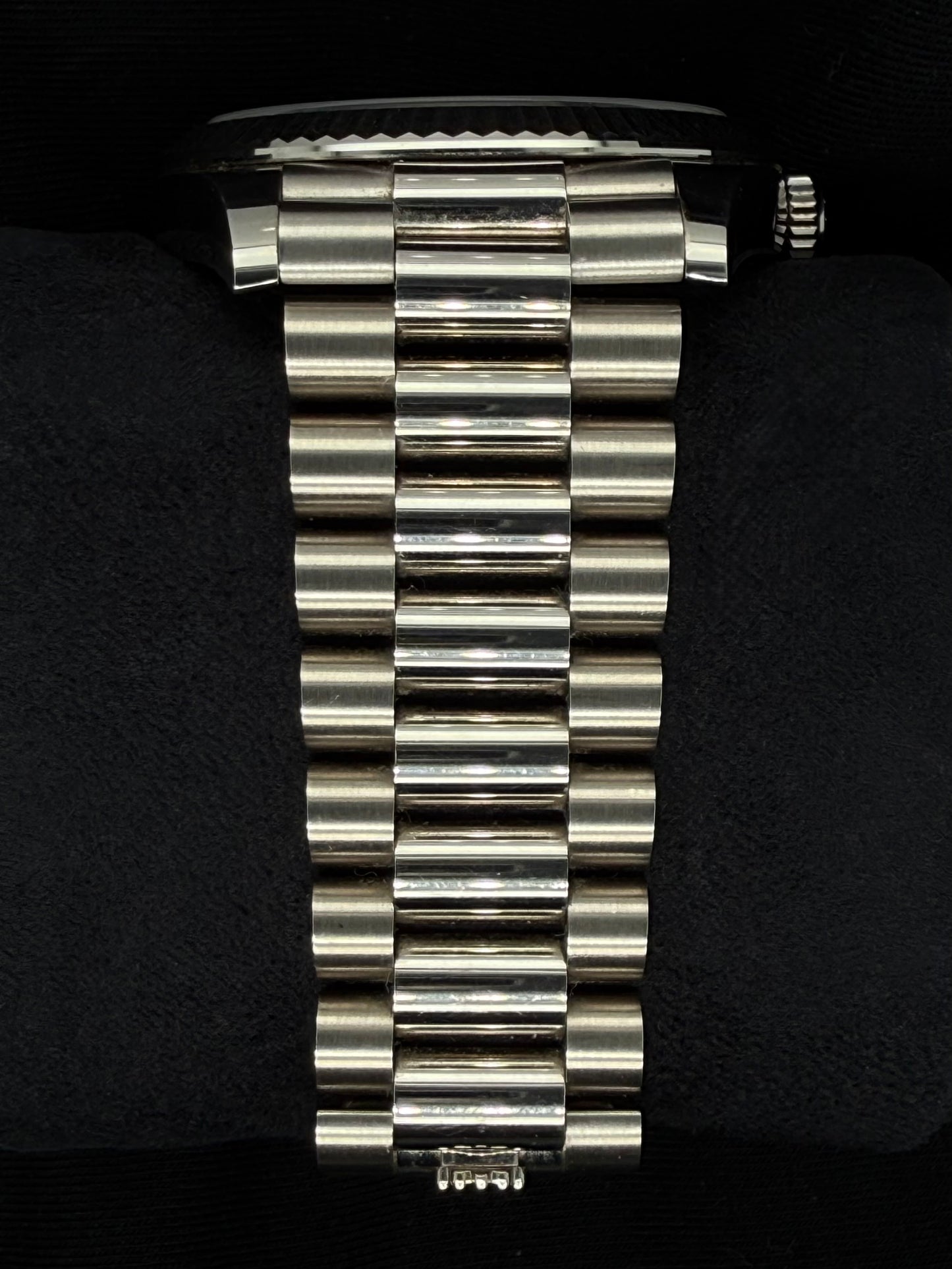 Rolex Day-Date 40 Ombré Blue Dial White Gold 228239 | 2025 | 40mm