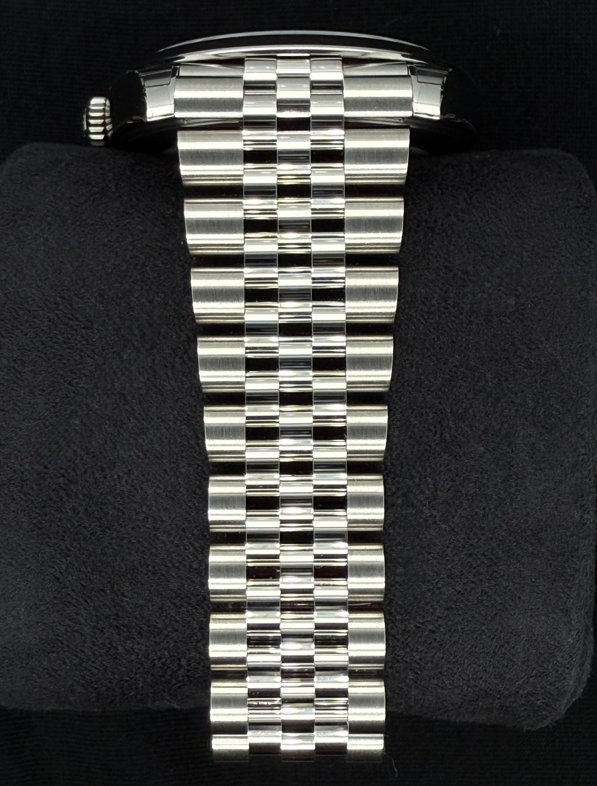 Rolex Datejust 41 Azzurro Blue Roman Dial Fluted Jubilee 126300 bracelet
