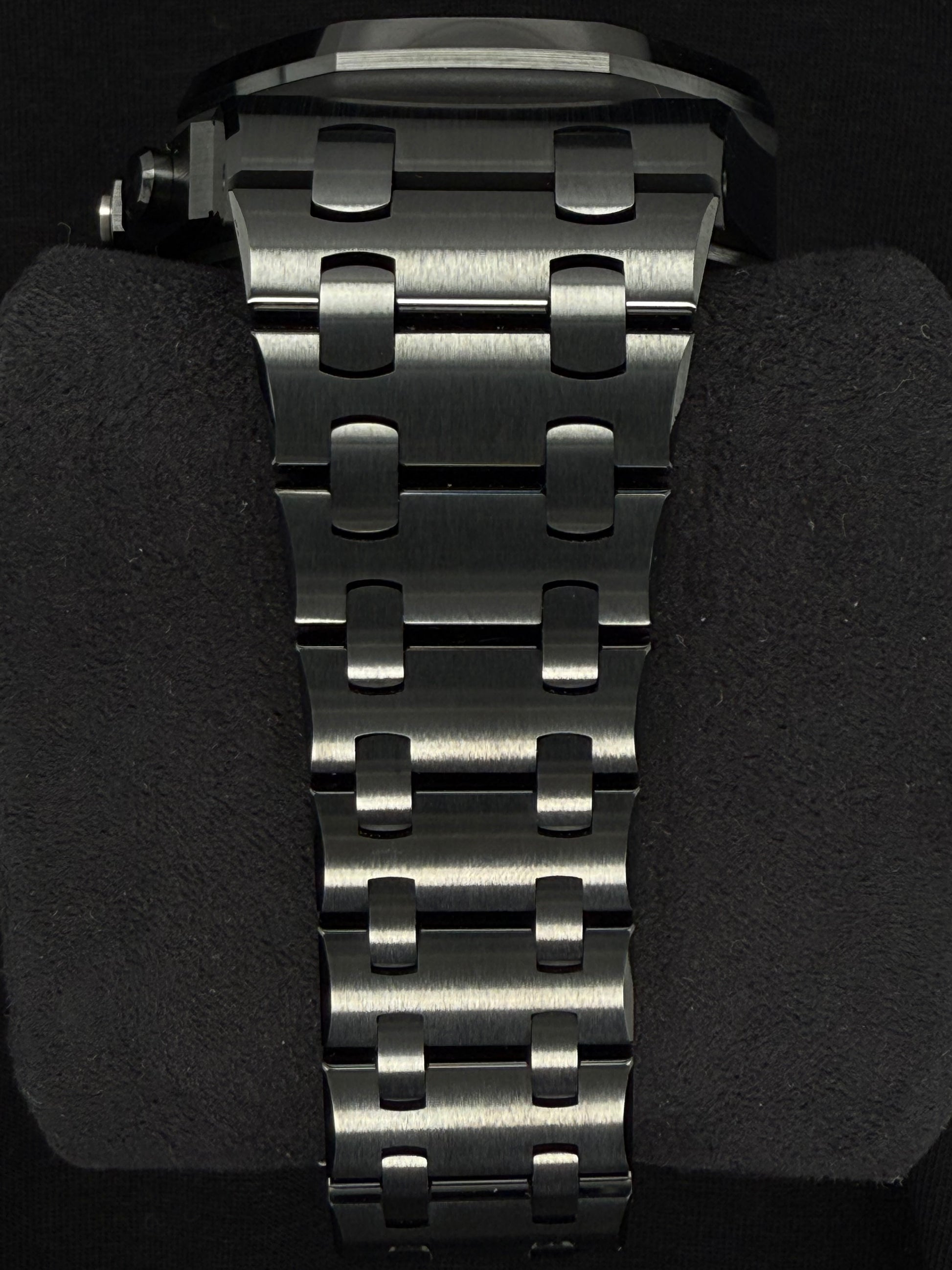 Audemars Piguet Royal Oak Offshore Ceramic 26238CE.OO.1300CE.01 Bracelet 