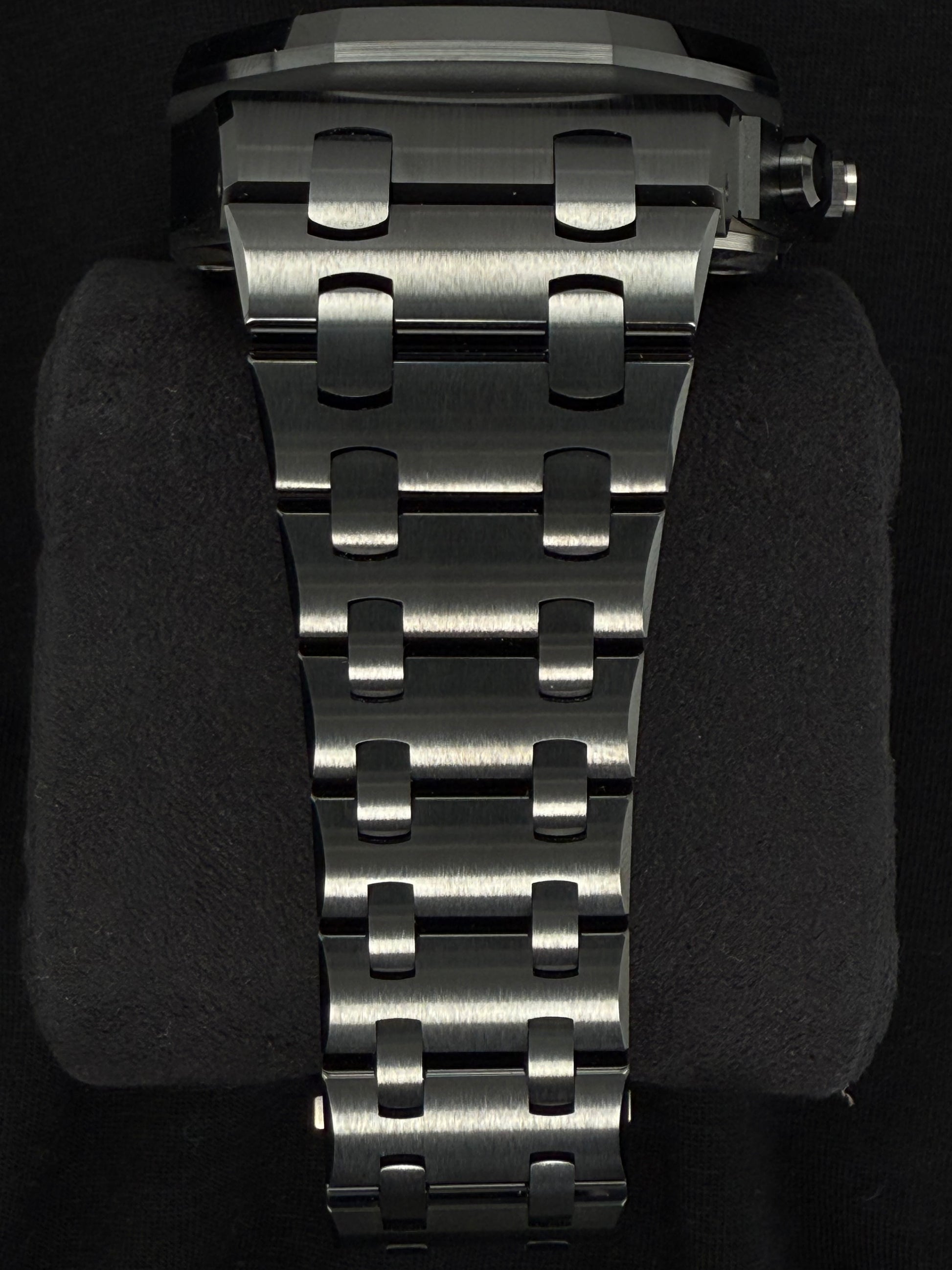 Audemars Piguet Royal Oak Offshore Ceramic 26238CE.OO.1300CE.01 Bracelet 2