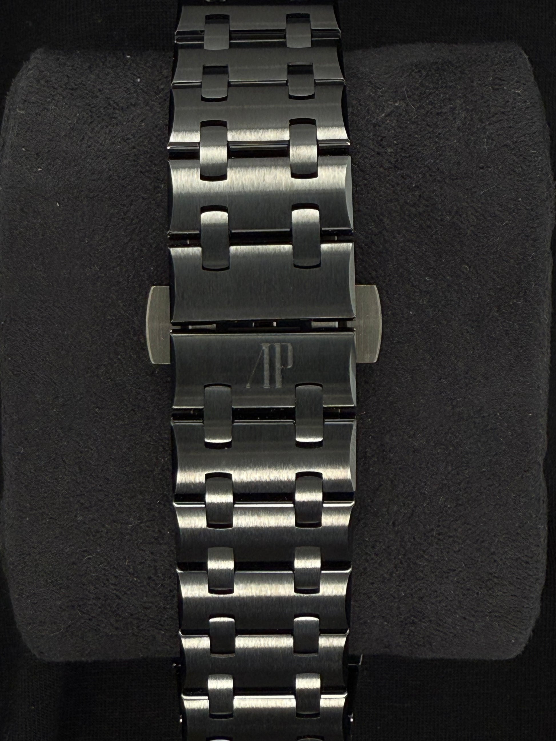 Audemars Piguet Royal Oak Offshore Ceramic 26238CE.OO.1300CE.01 Clasp
