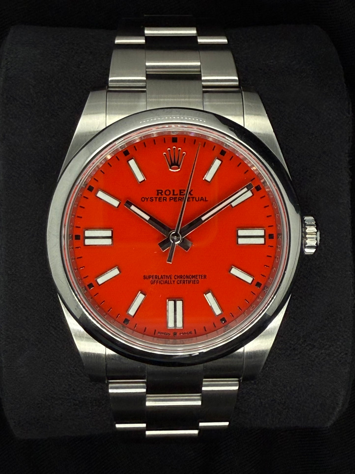 Rolex Oyster Perpetual 41 Coral Red Dial Oyster Bracelet 124300 | 2021 | 41mm