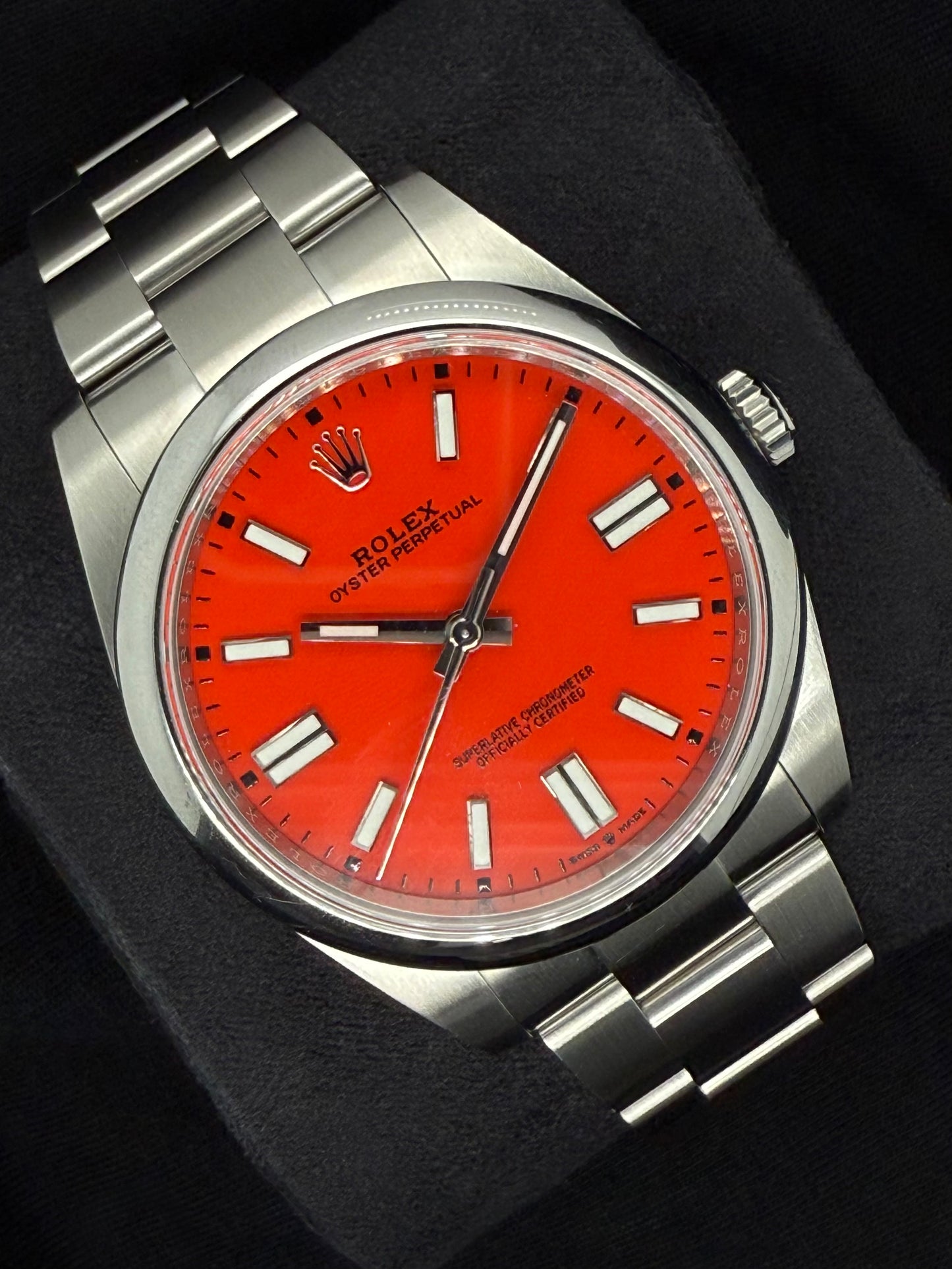 Rolex Oyster Perpetual 41 Coral Red Dial Oyster Bracelet 124300 | 2021 | 41mm